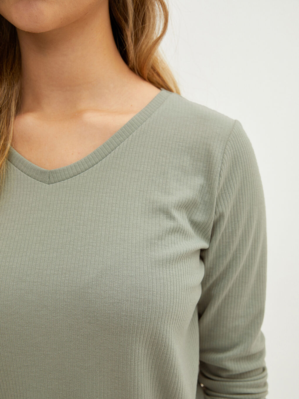 Yeşil Büyük Beden V Yaka Düz Uzun Kollu Kadın Tişört-4