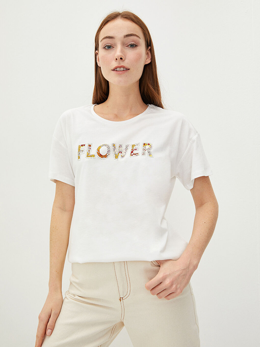 Ekru Bisiklet Yaka Yazı Baskılı Kısa Kollu Kadın Tişört