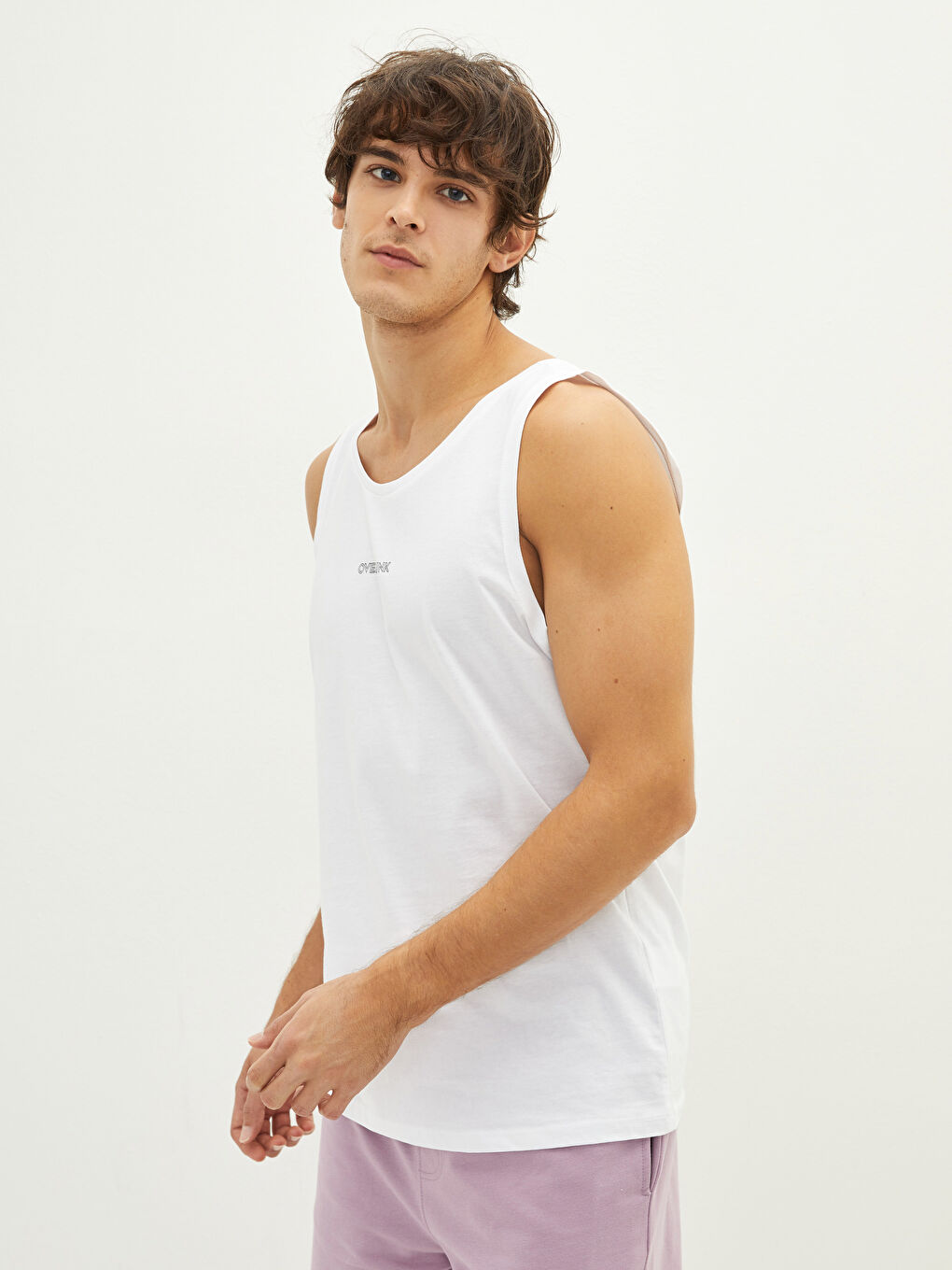 Beyaz Bisiklet Yaka Baskılı Erkek Kolsuz Tişört-2