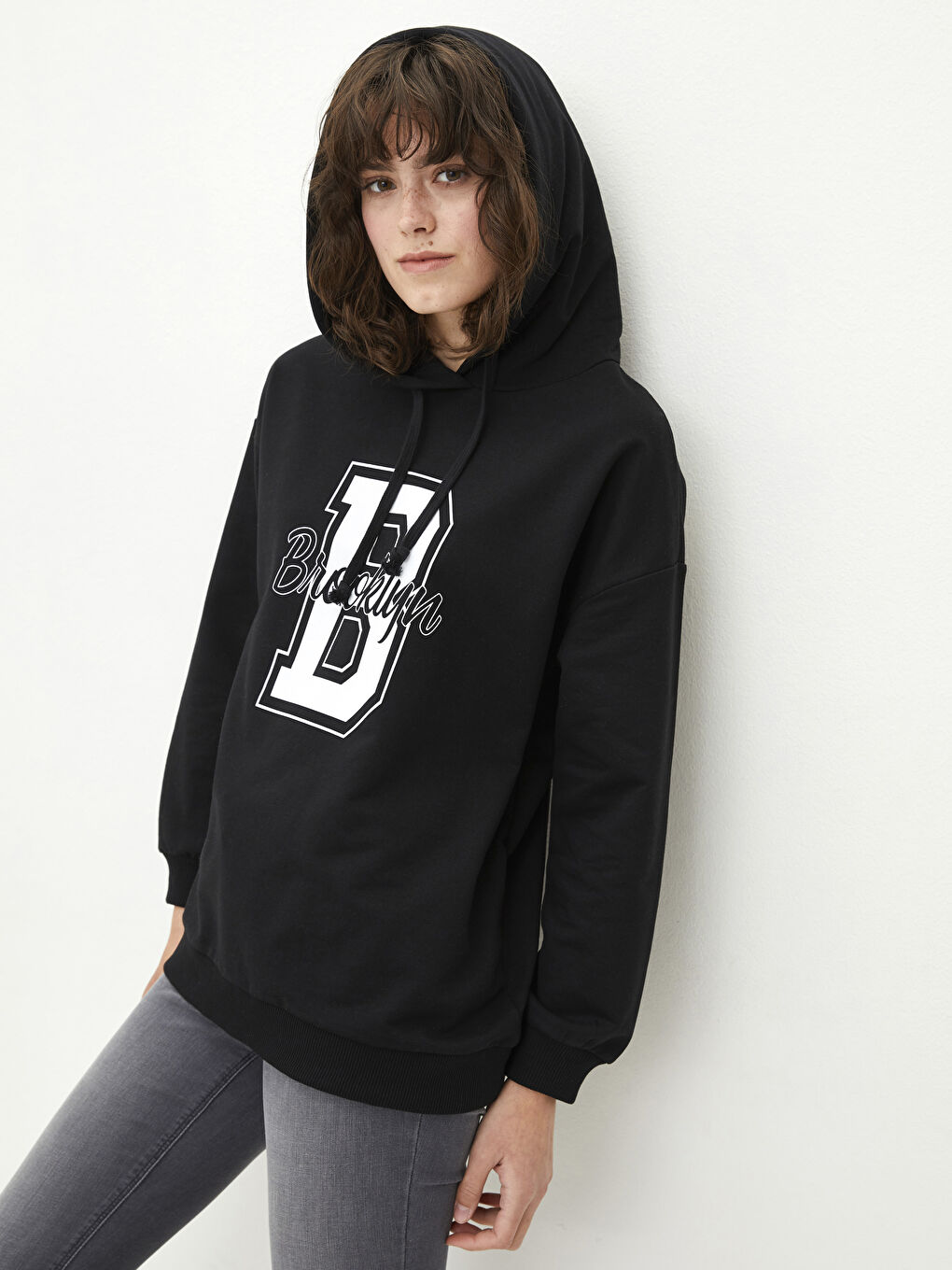 LCW Vision Kapuzensweatshirt mit Textdruck und langen Ärmeln für Damen -W1J121Z8-RQN
