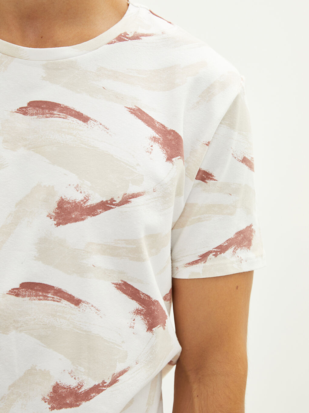 Ekru Bisiklet Yaka Kısa Kollu Desenli Penye Erkek Tişört-4