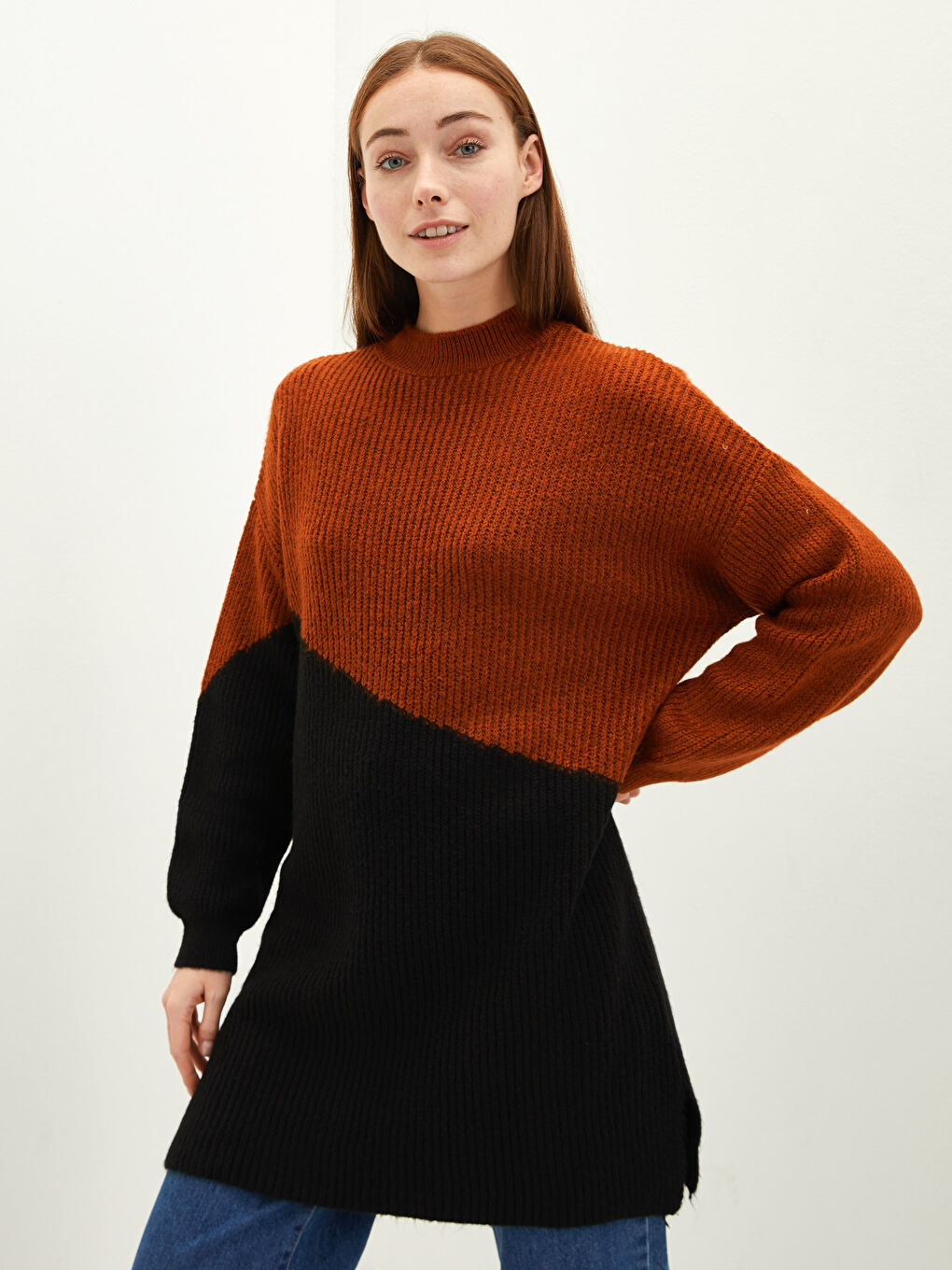 Kahverengi Yarım Balıkçı Yaka Renk Bloklu Uzun Kollu Kadın Triko Tunik