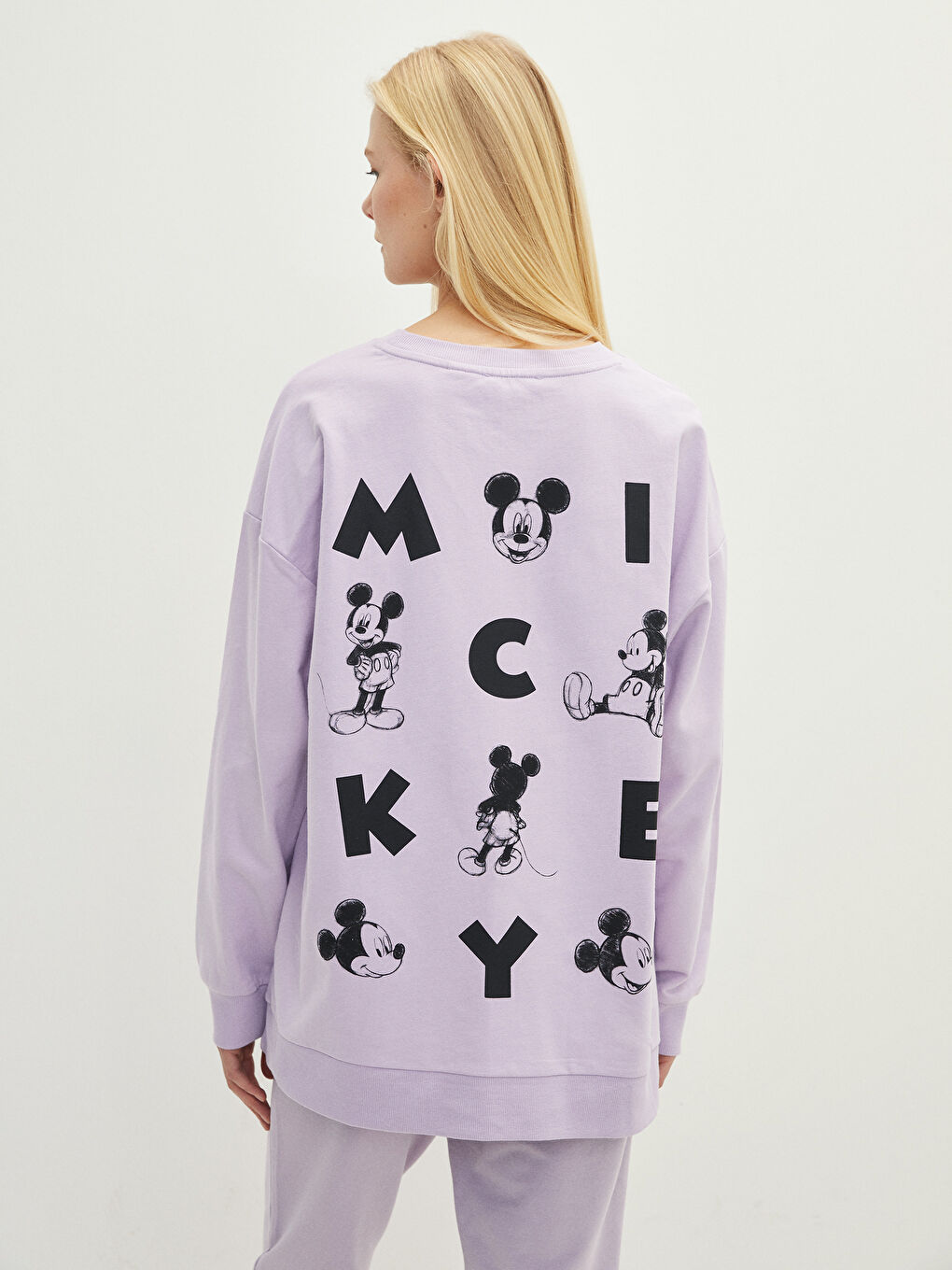 LC WAIKIKI Lila Büyük Beden Bisiklet Yaka Mickey Mouse Baskılı Uzun Kollu Pamuklu Kadın Sweatshirt - 9