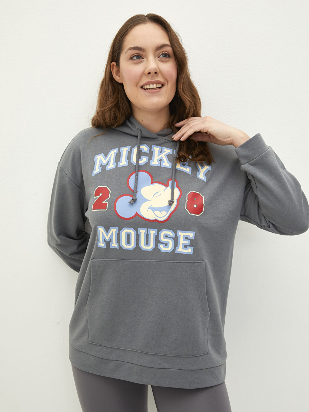 Gri Büyük Beden Mickey Mouse Baskılı Uzun Kollu Kadın Hoodie