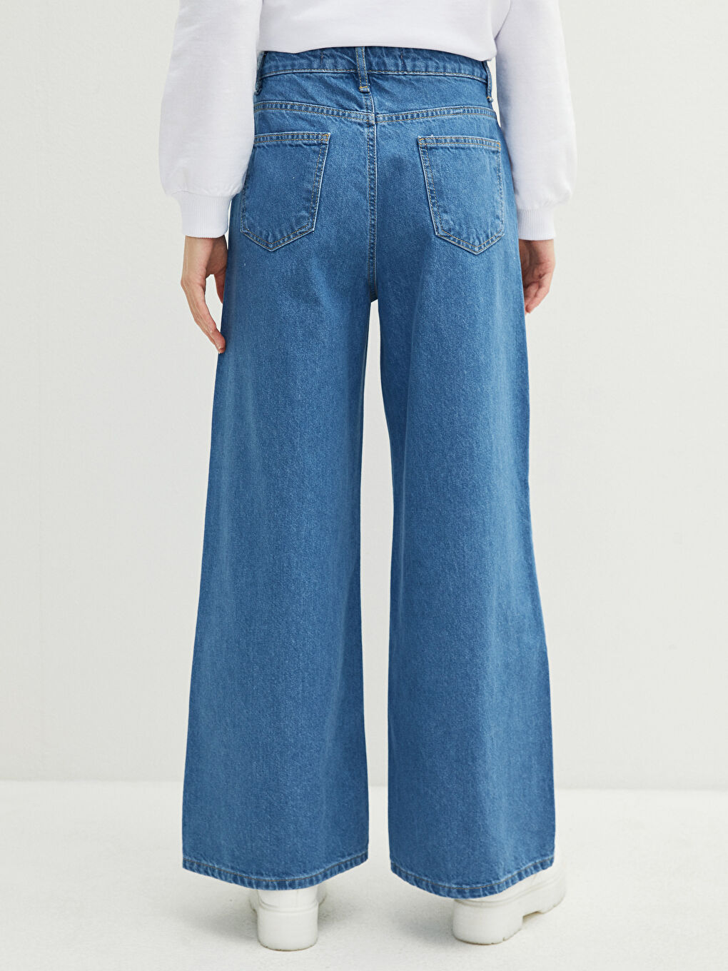 İndigo Standart Fit Cep Detaylı Kadın Rodeo Jean Pantolon-5