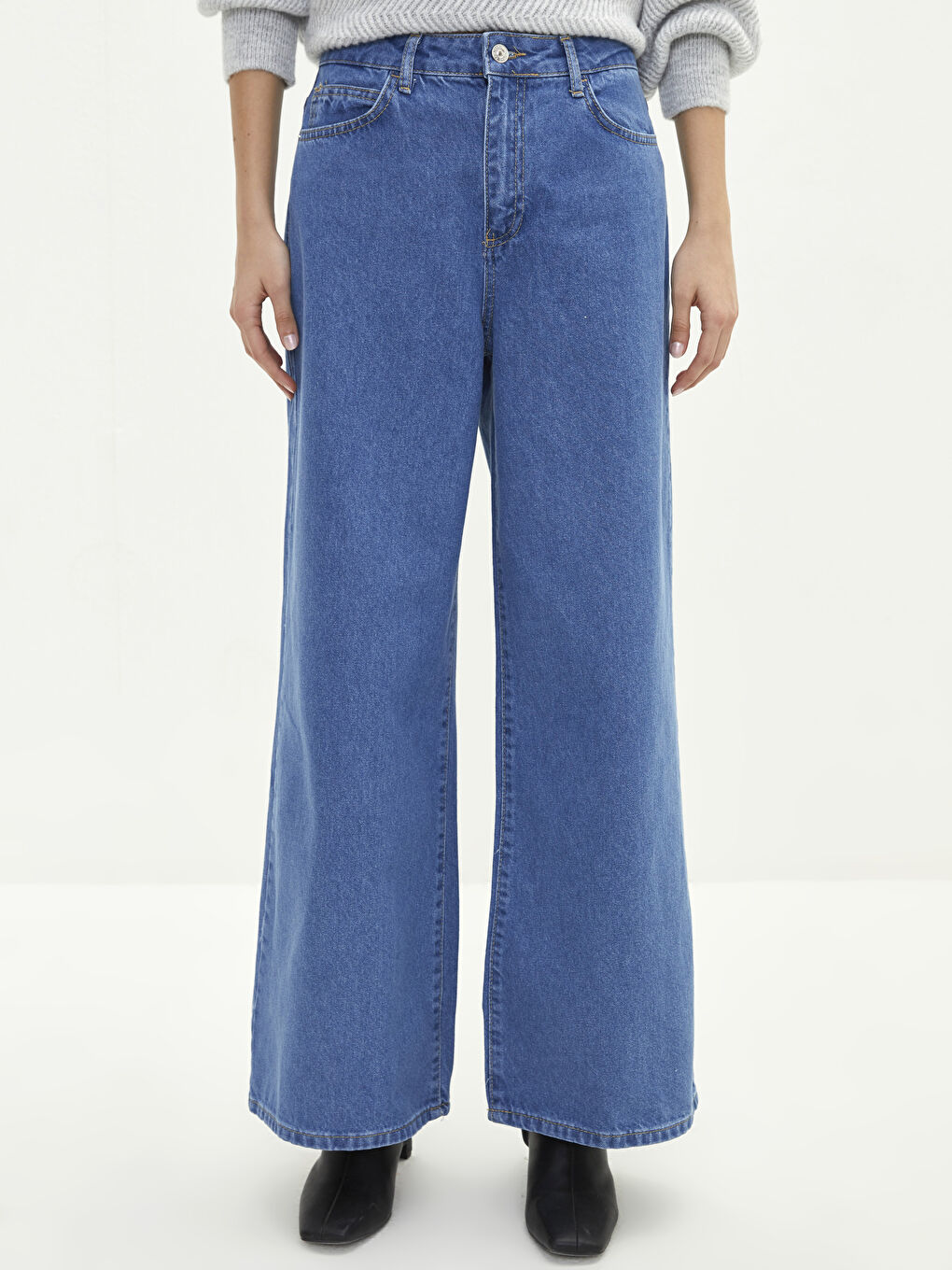 İndigo Standart Fit Cep Detaylı Kadın Rodeo Jean Pantolon-4