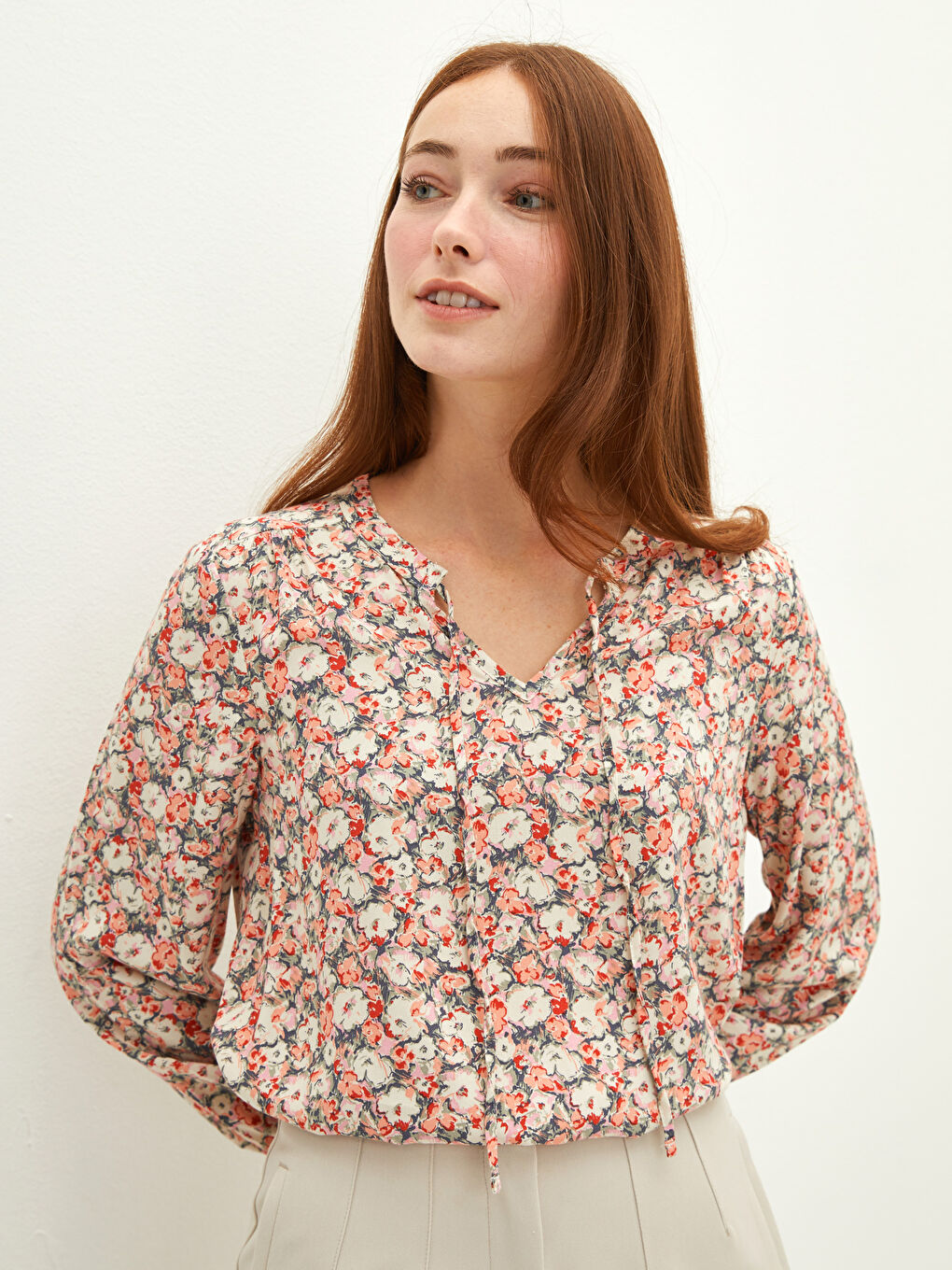 Ekru Bağlamalı Yaka Desenli Uzun Kollu Viskon Kadın Bluz