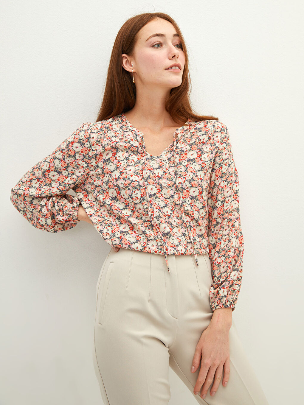 Ekru Bağlamalı Yaka Desenli Uzun Kollu Viskon Kadın Bluz-1