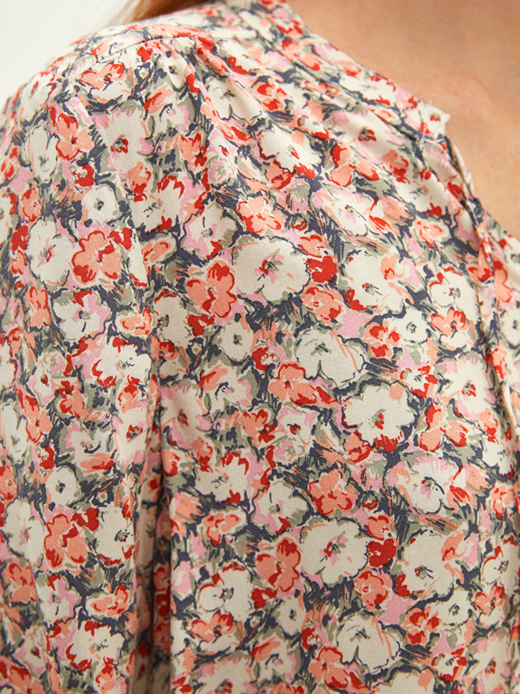 Ekru Bağlamalı Yaka Desenli Uzun Kollu Viskon Kadın Bluz-3