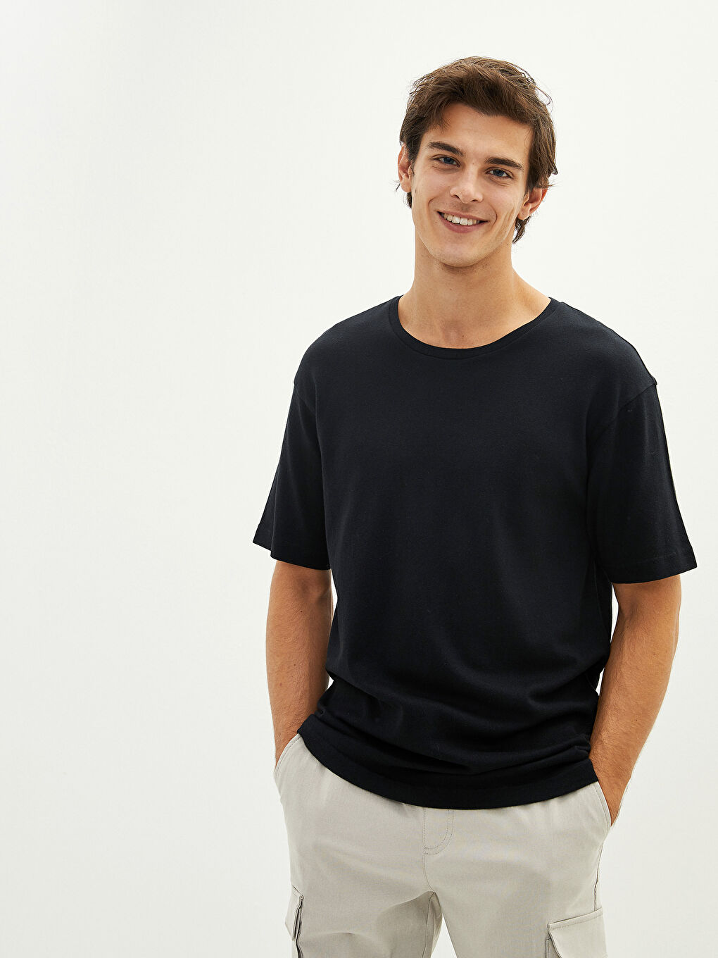 Siyah Bisiklet Yaka Kısa Kollu Erkek Triko Kazak