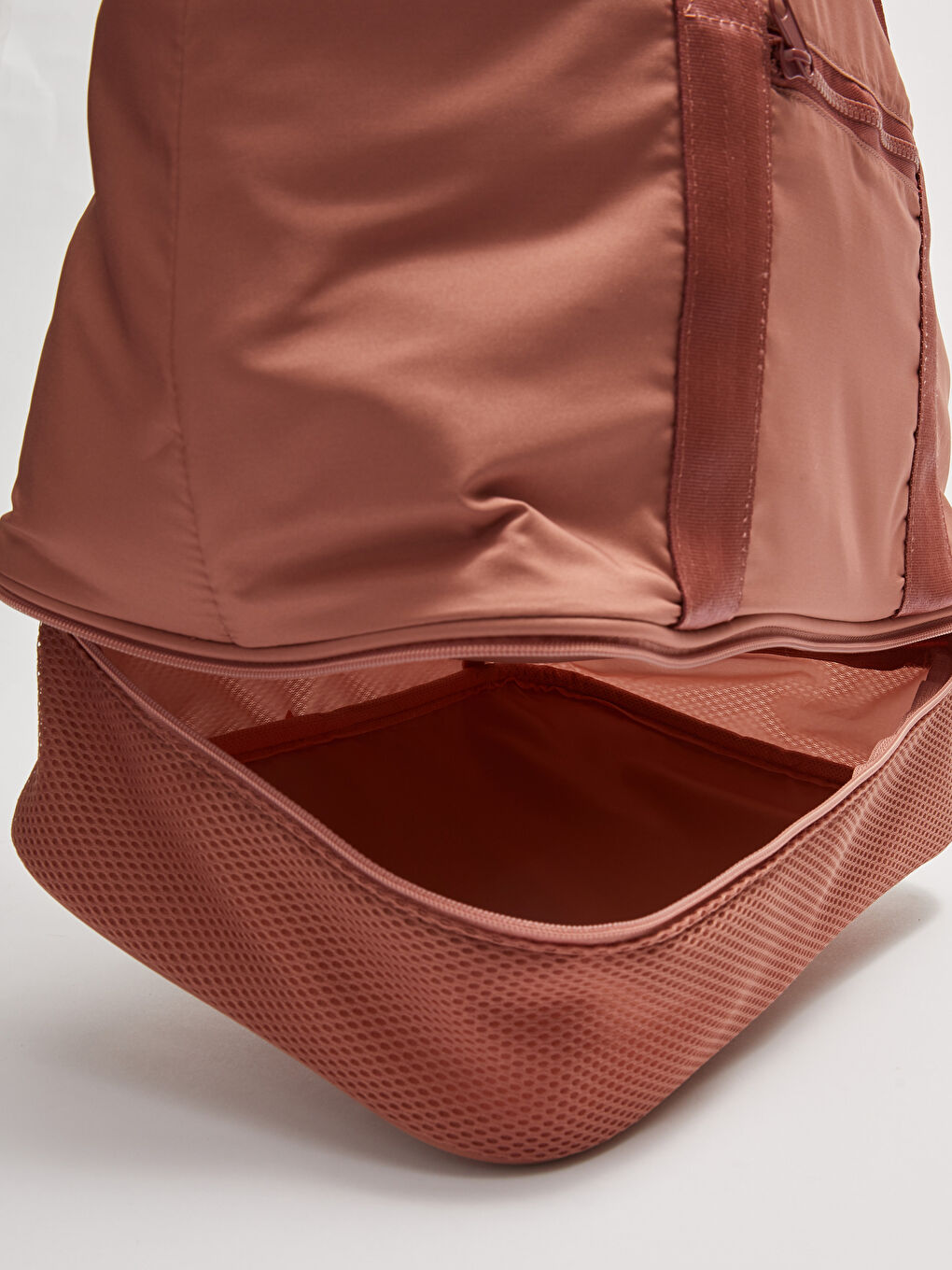 حقيبة رياضية نشطة مطبوعة بشعار للسيدات-5