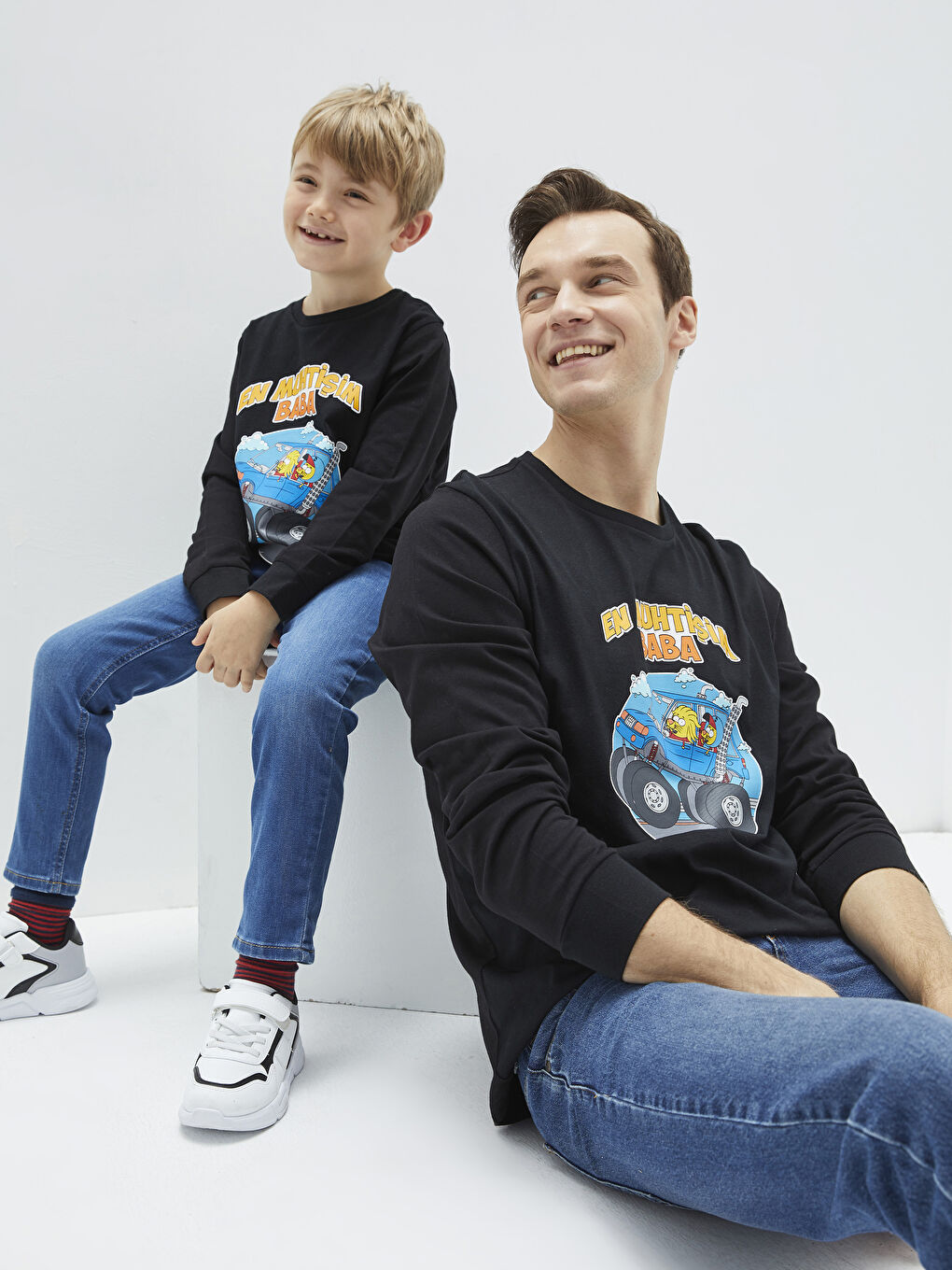 Siyah Bisiklet Yaka Uzun Kollu Kral Şakir Baskılı Erkek Tişört