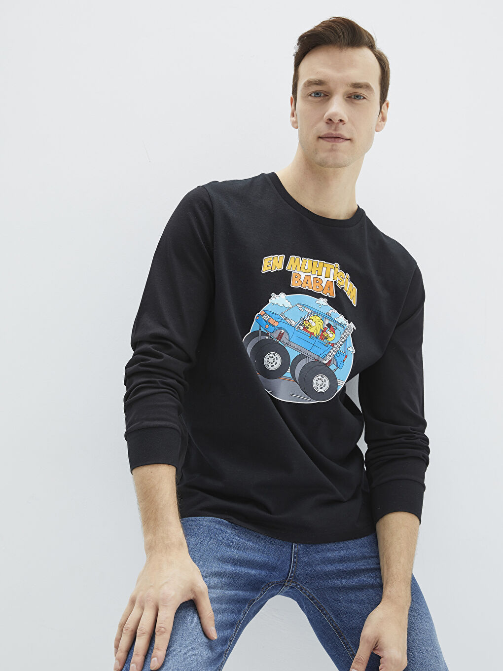 Siyah Bisiklet Yaka Uzun Kollu Kral Şakir Baskılı Erkek Tişört-1