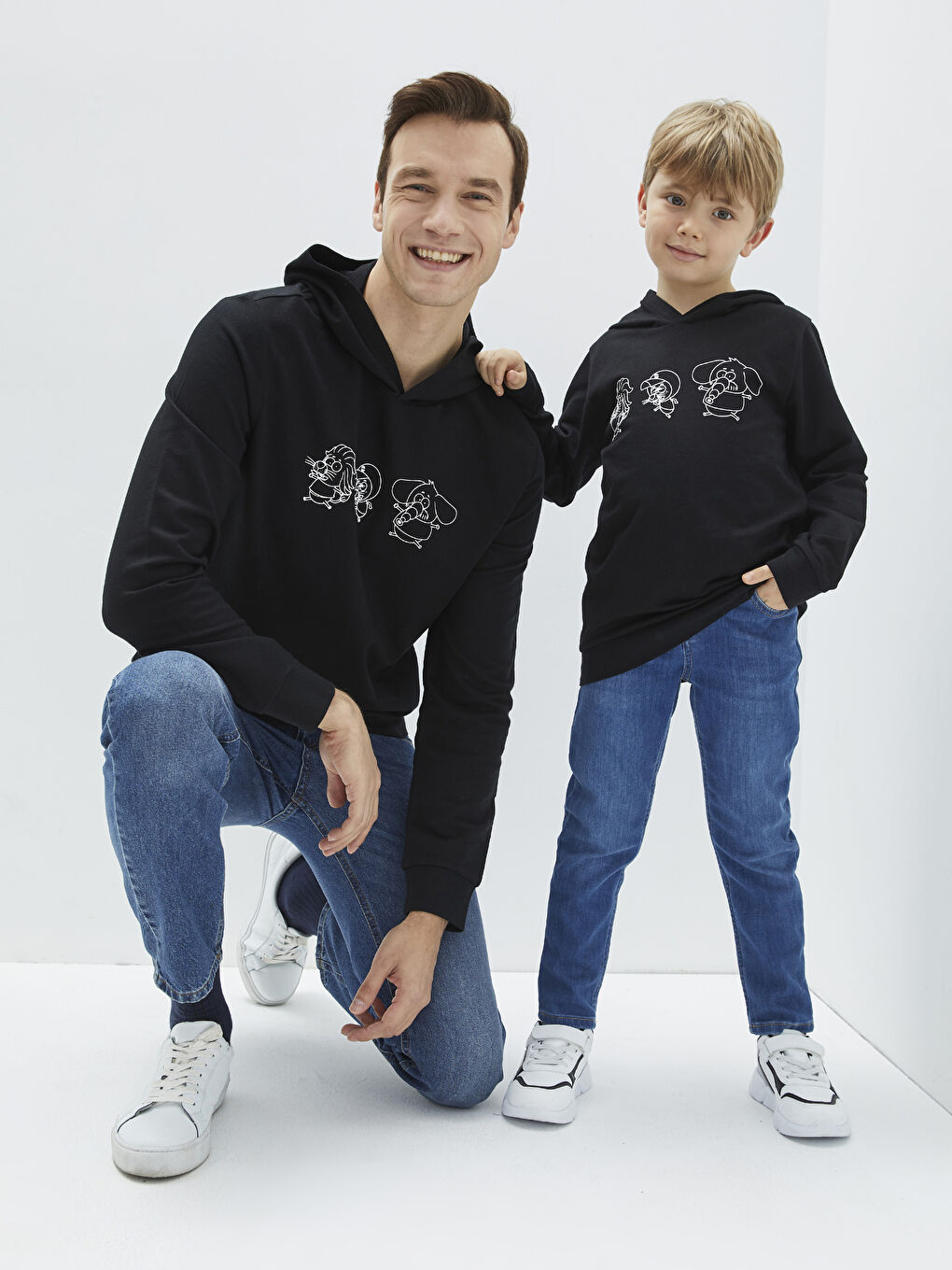 LCW Kids Yeni Siyah Kapüşonlu Kral Şakir Baskılı Uzun Kollu Erkek Çocuk Sweatshirt