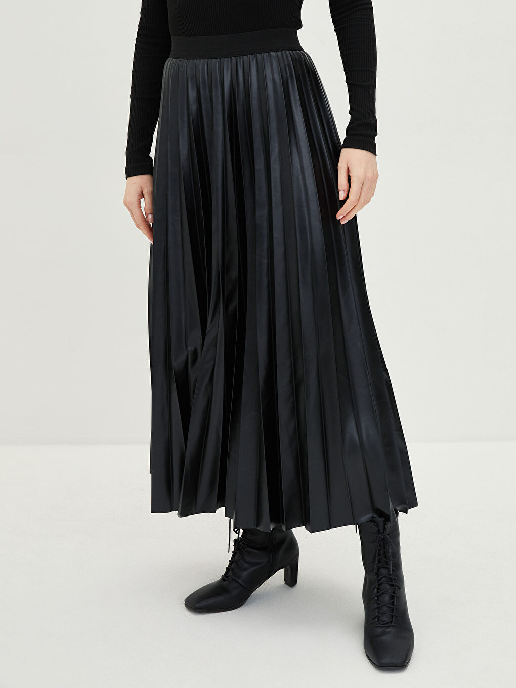 Jupe Plissée Unie à Taille Élastique en Similicuir pour Femmes-1