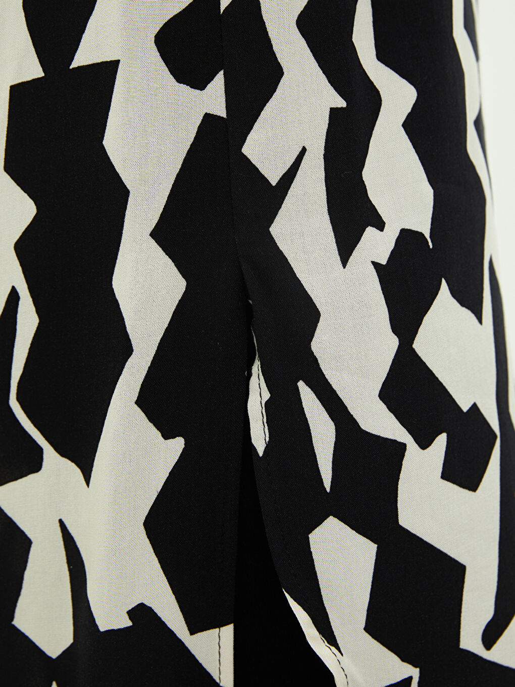 تونیکی قۆڵ درێژ ڤیسکۆز بۆ ژنان بە یه‌خه‌ی سوننەتی و چاپکراو-2