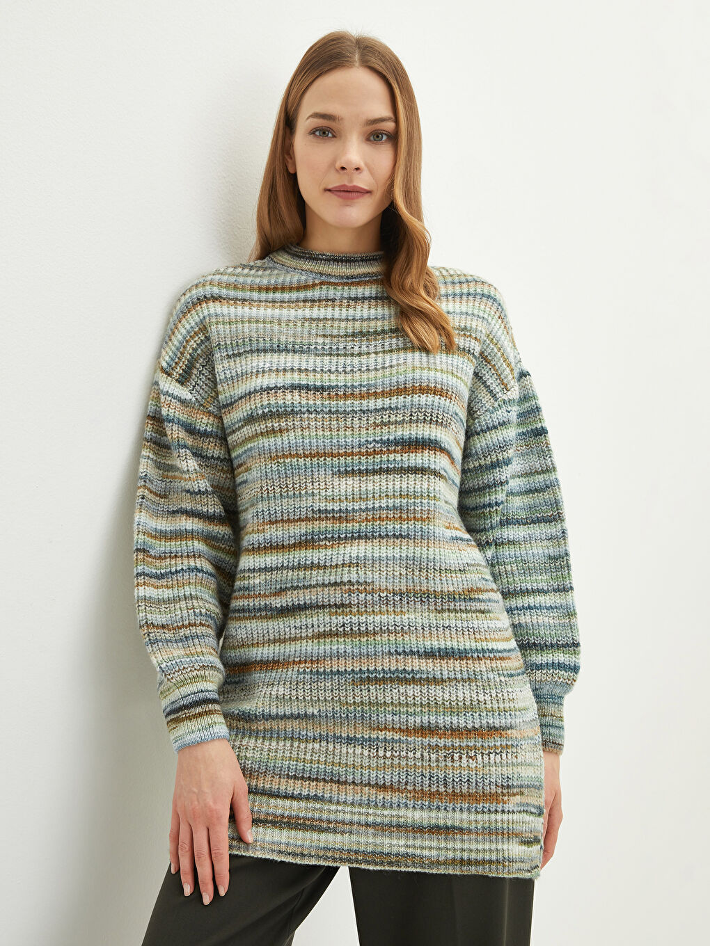 Yeşil Dik Yaka Kendinden Desenli Uzun Kollu Kadın Triko Tunik-2