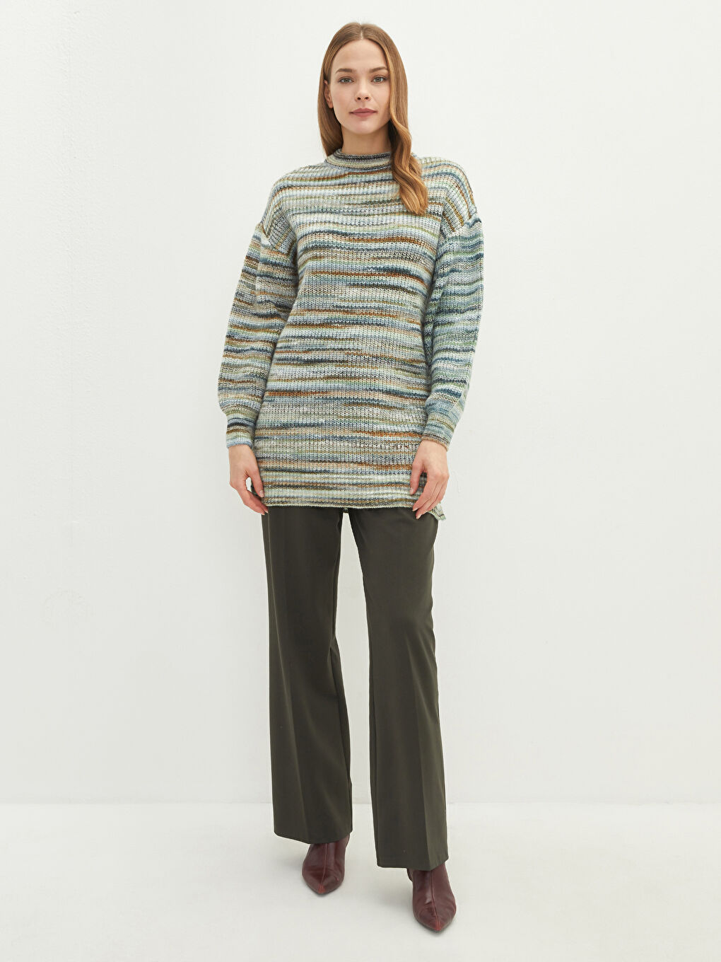 Yeşil Dik Yaka Kendinden Desenli Uzun Kollu Kadın Triko Tunik-3