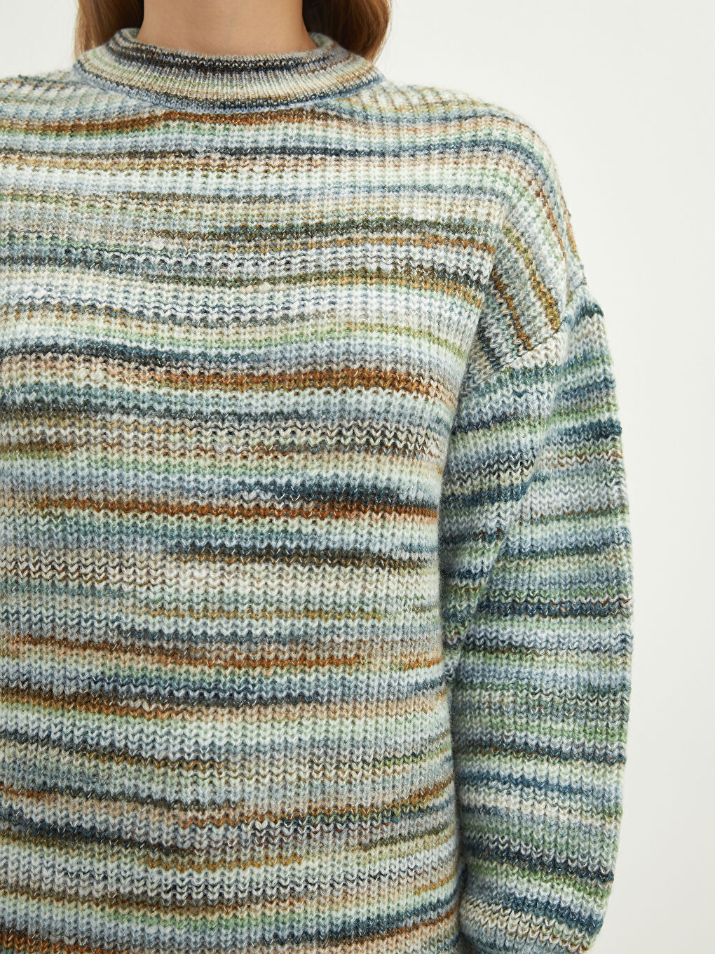 Yeşil Dik Yaka Kendinden Desenli Uzun Kollu Kadın Triko Tunik-4