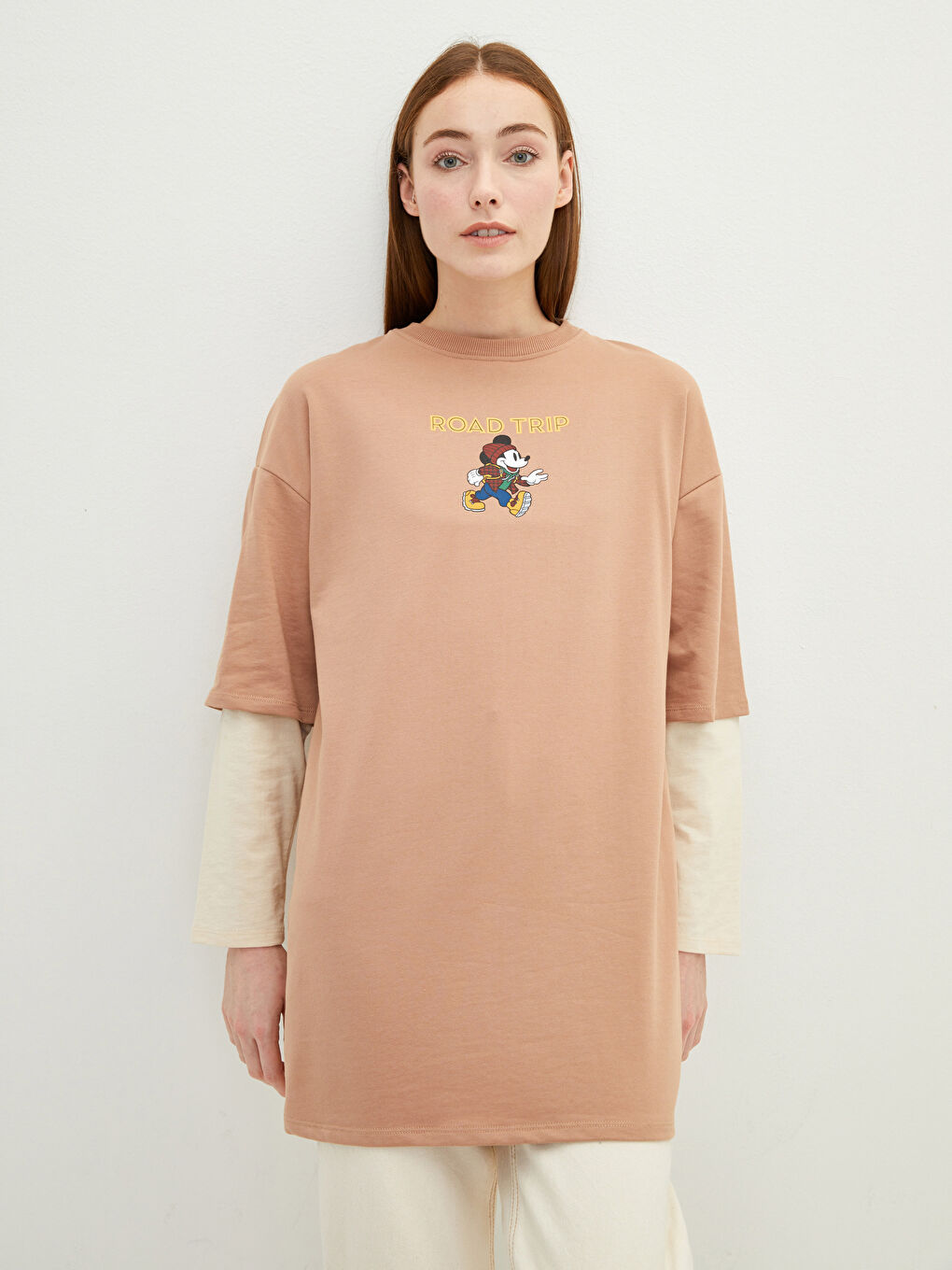 Bej Bisiklet Yaka Mickey Mouse Baskılı Kadın Sweatshirt Tunik-2