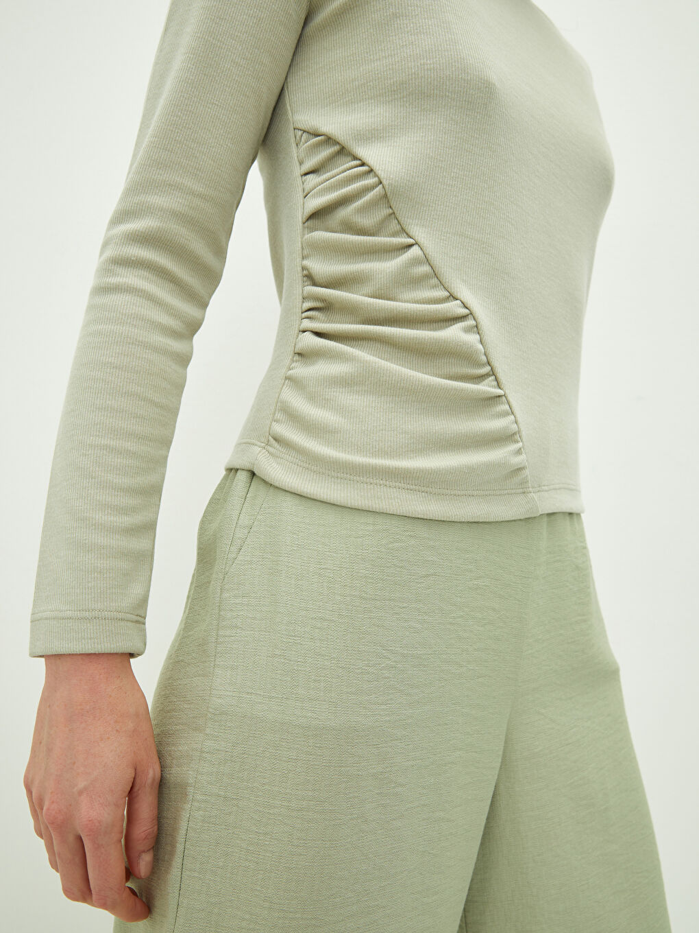 Блузка Женская Однотонная С Длинным Рукавом И Круглым Вырезом-2