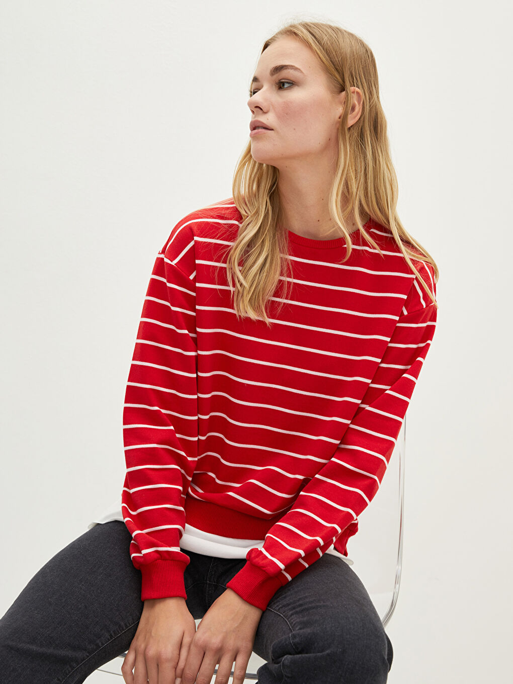 Kırmızı Bisiklet Yaka Çizgili Uzun Kollu Kadın Sweatshirt