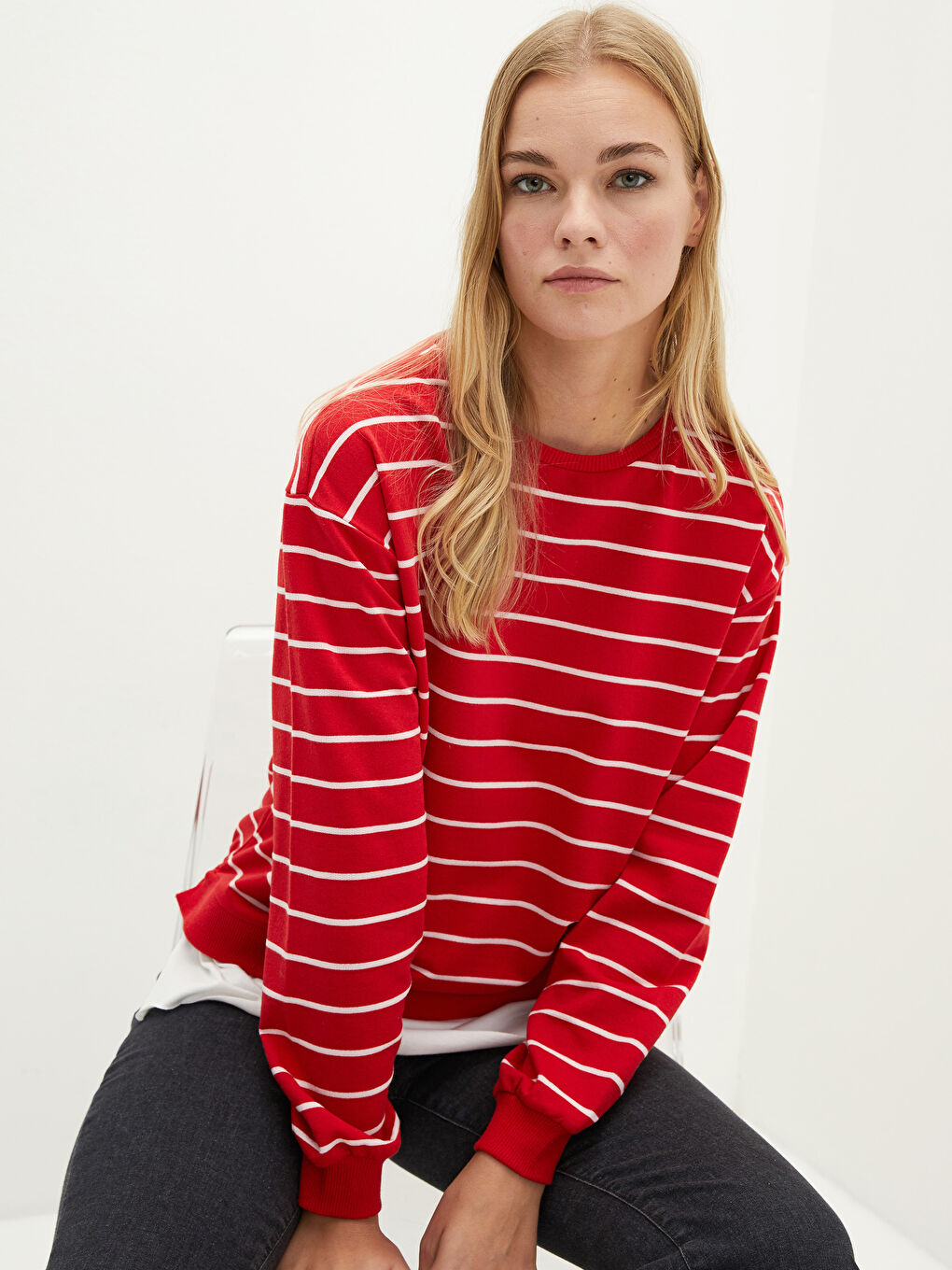 Kırmızı Bisiklet Yaka Çizgili Uzun Kollu Kadın Sweatshirt-1