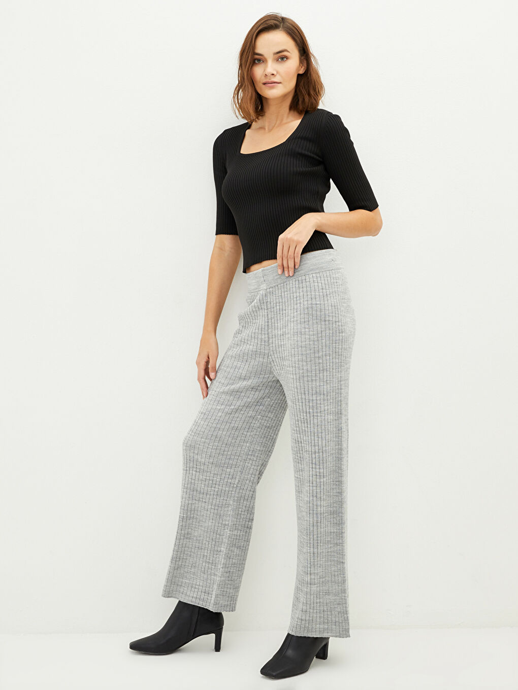 Elastic Waist Standard Fit Straight Wide Leg Women's Knitwear Trousers