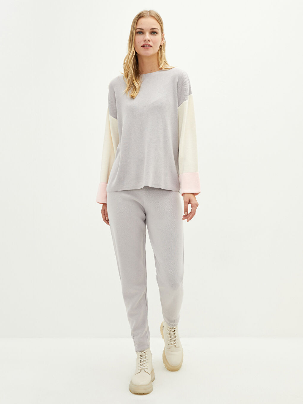 LCWAIKIKI Classic Crew Neck Color Block Long Sleeve Women's Knitwear Sweater -W1J691Z8-SCY
