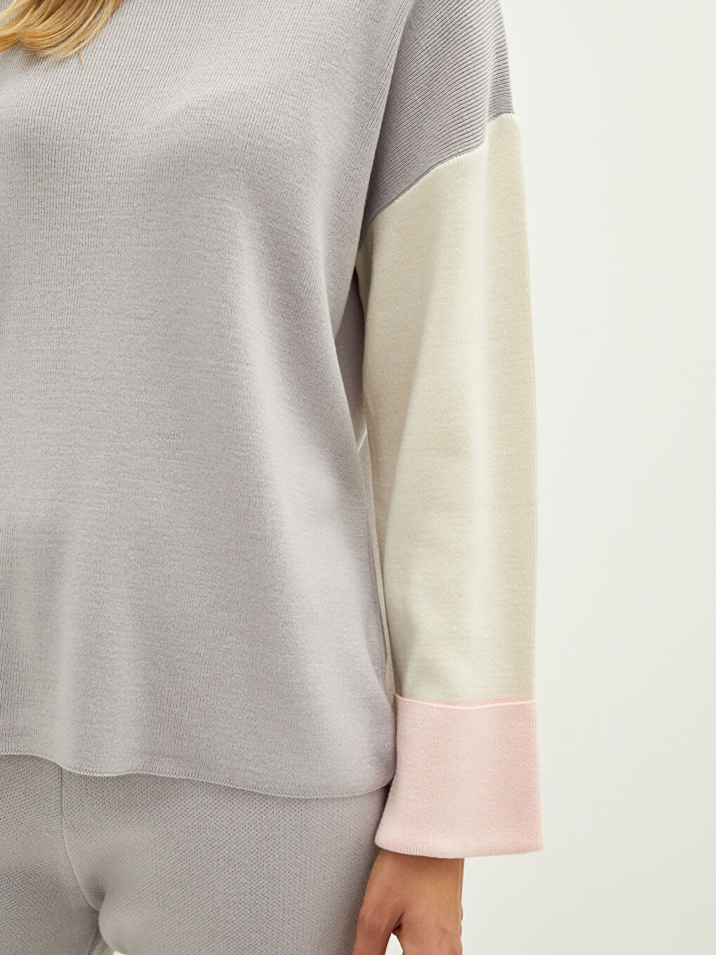 LCWAIKIKI Classic Crew Neck Color Block Long Sleeve Women's Knitwear Sweater -W1J691Z8-SCY