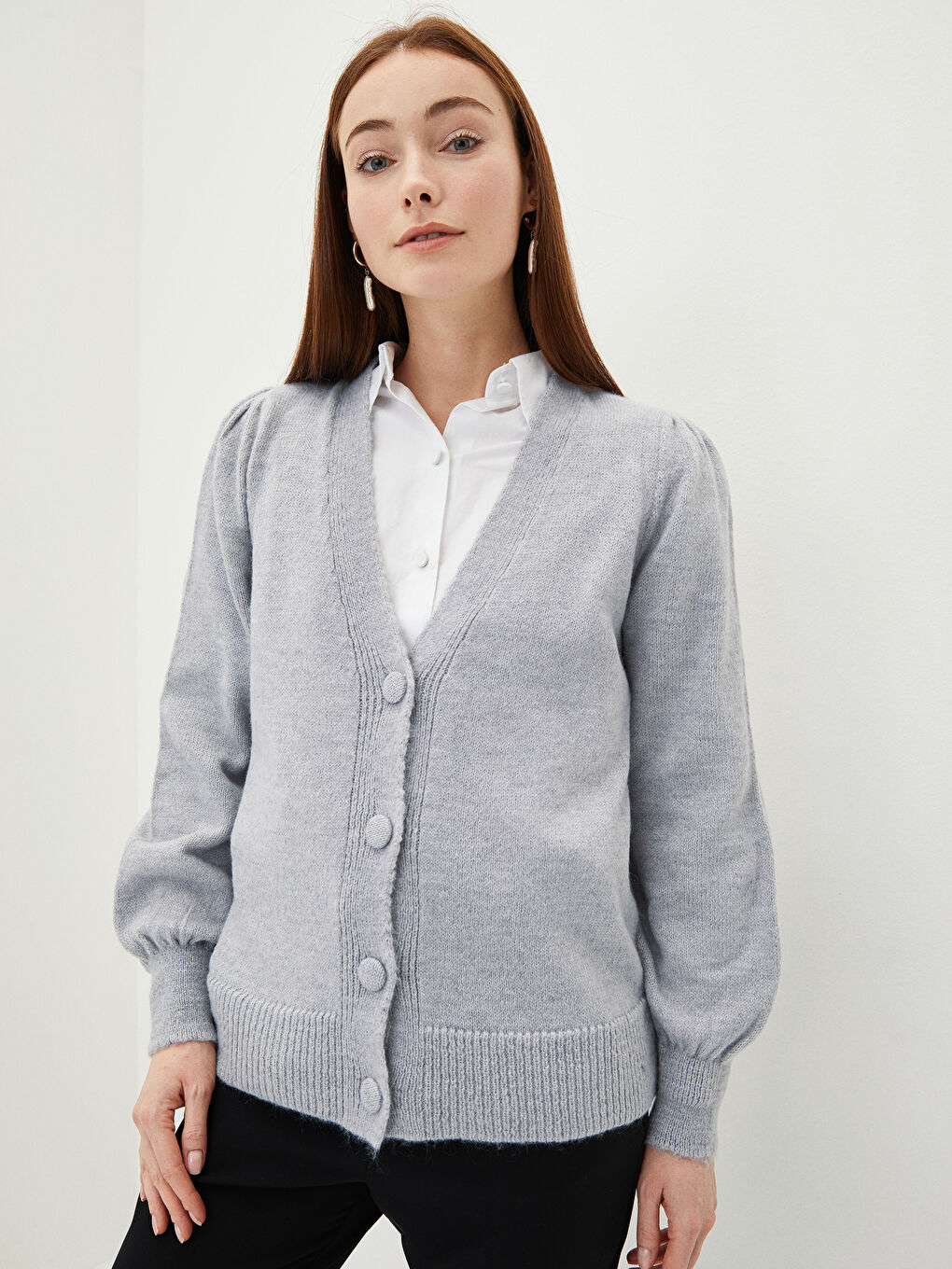 Gri V Yaka Kadın Triko Hırka