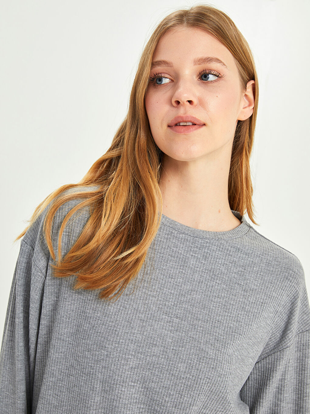 Gri Bisiklet Yaka DÜz Uzun Kollu Kaşkorse Kumaş Kadın Tişört-2