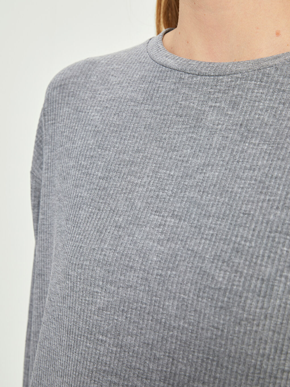 Gri Bisiklet Yaka DÜz Uzun Kollu Kaşkorse Kumaş Kadın Tişört-3