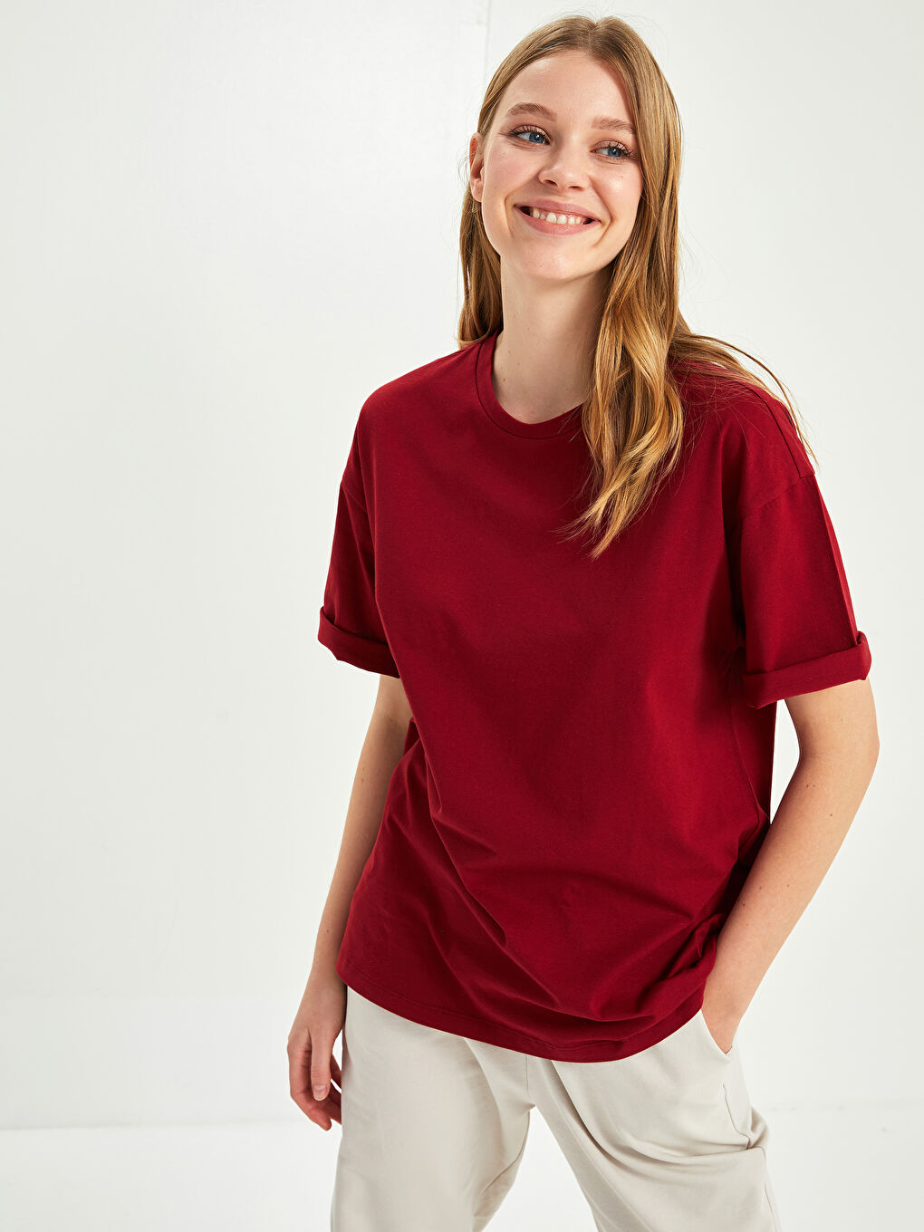 Bordo Bisiklet Yaka Düz Kısa Kollu Pamuklu Kadın Tişört-2