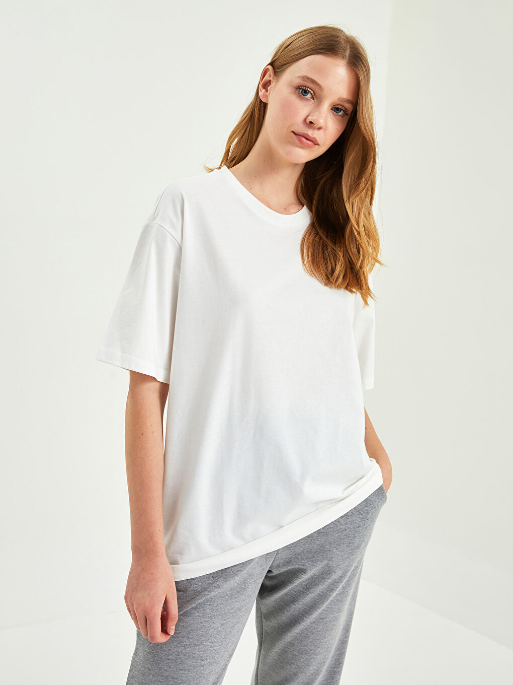 LCWAIKIKI Basic Crew Neck Straight Short Sleeve Cotton Women's T-Shirt -W1J724Z8-R9J