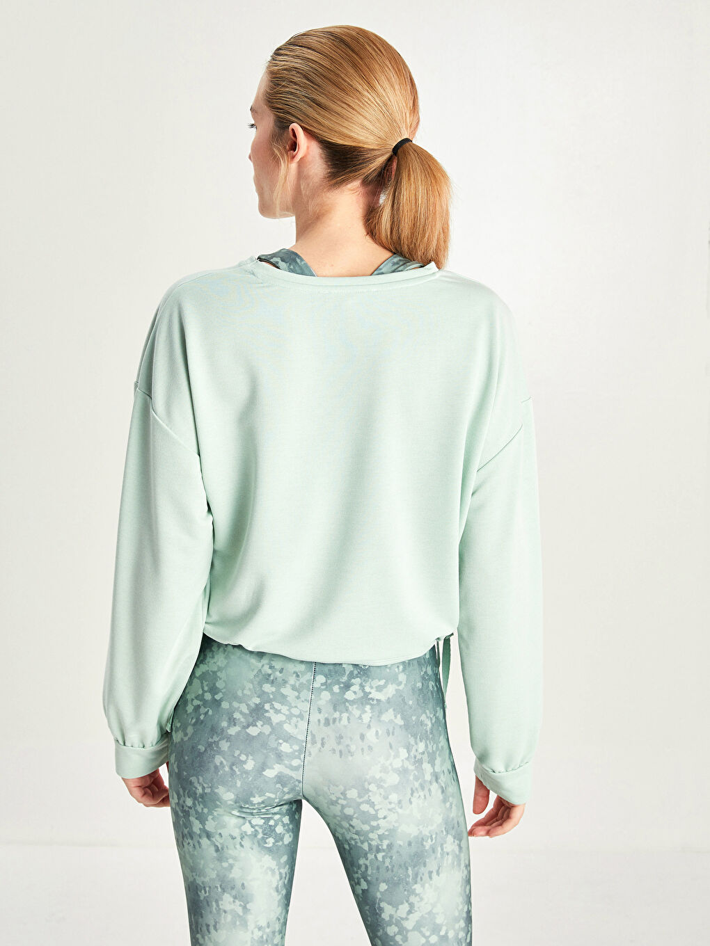 Crew Neck Plain Long Sleeve Women's Sweatshirt-4
