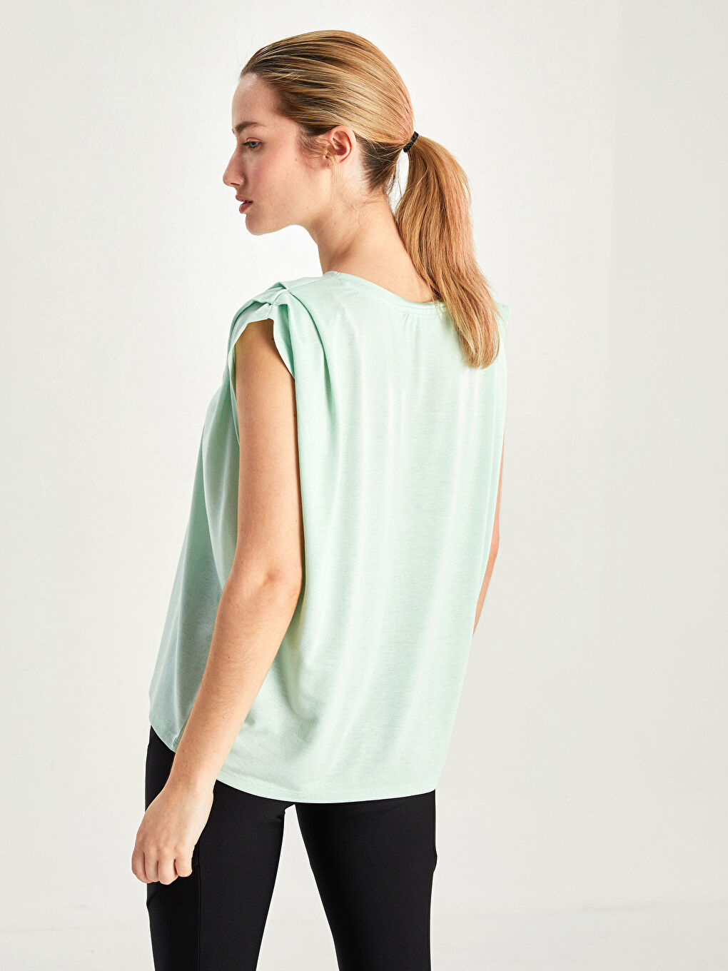 Crew Neck Slogan Printed Short Sleeve Women's Sports T-Shirt-4