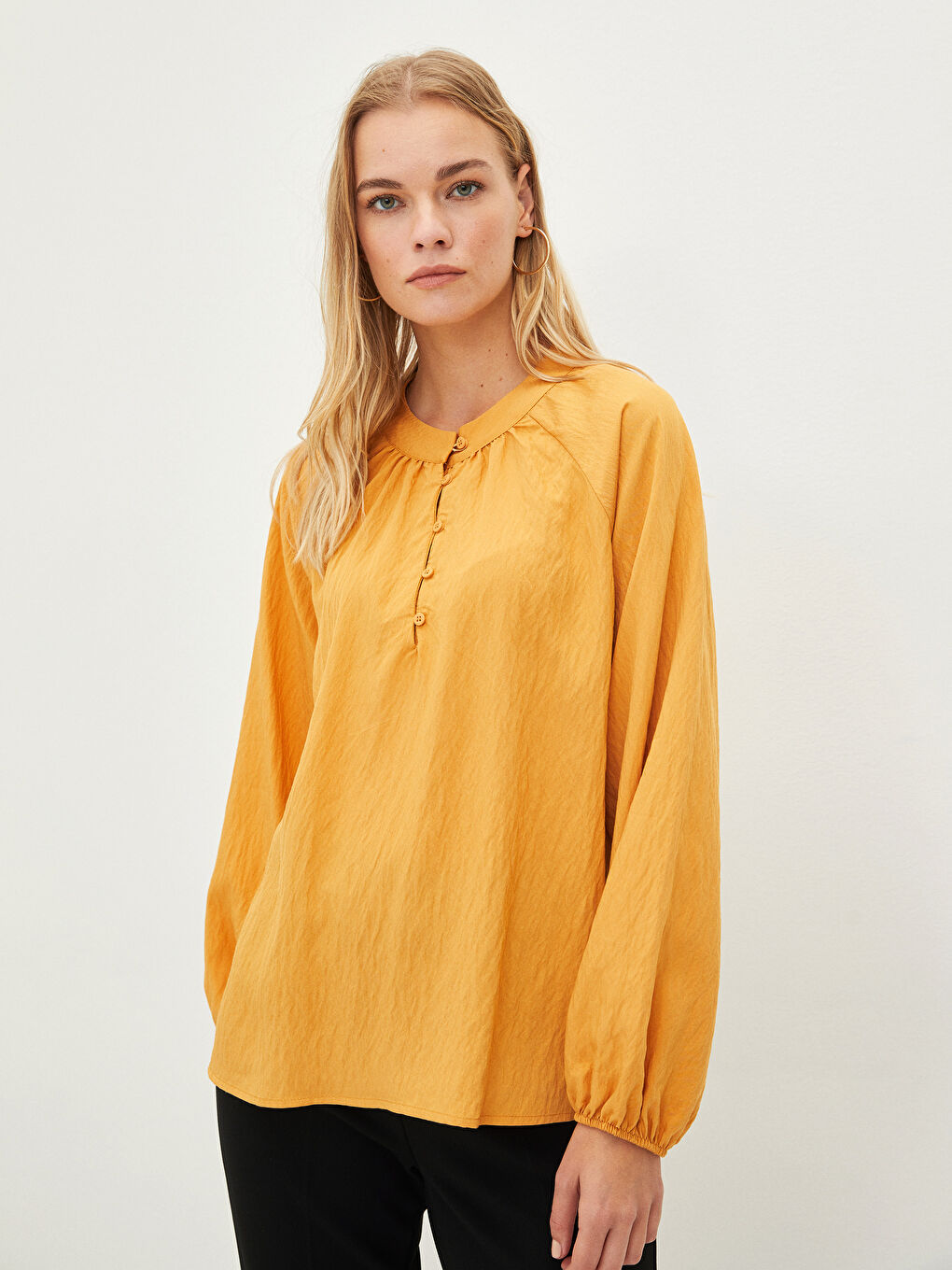 Bluză pentru Femei cu Guler Rotund, Croială Dreaptă, Mânecă Lungă, Material Gabardină