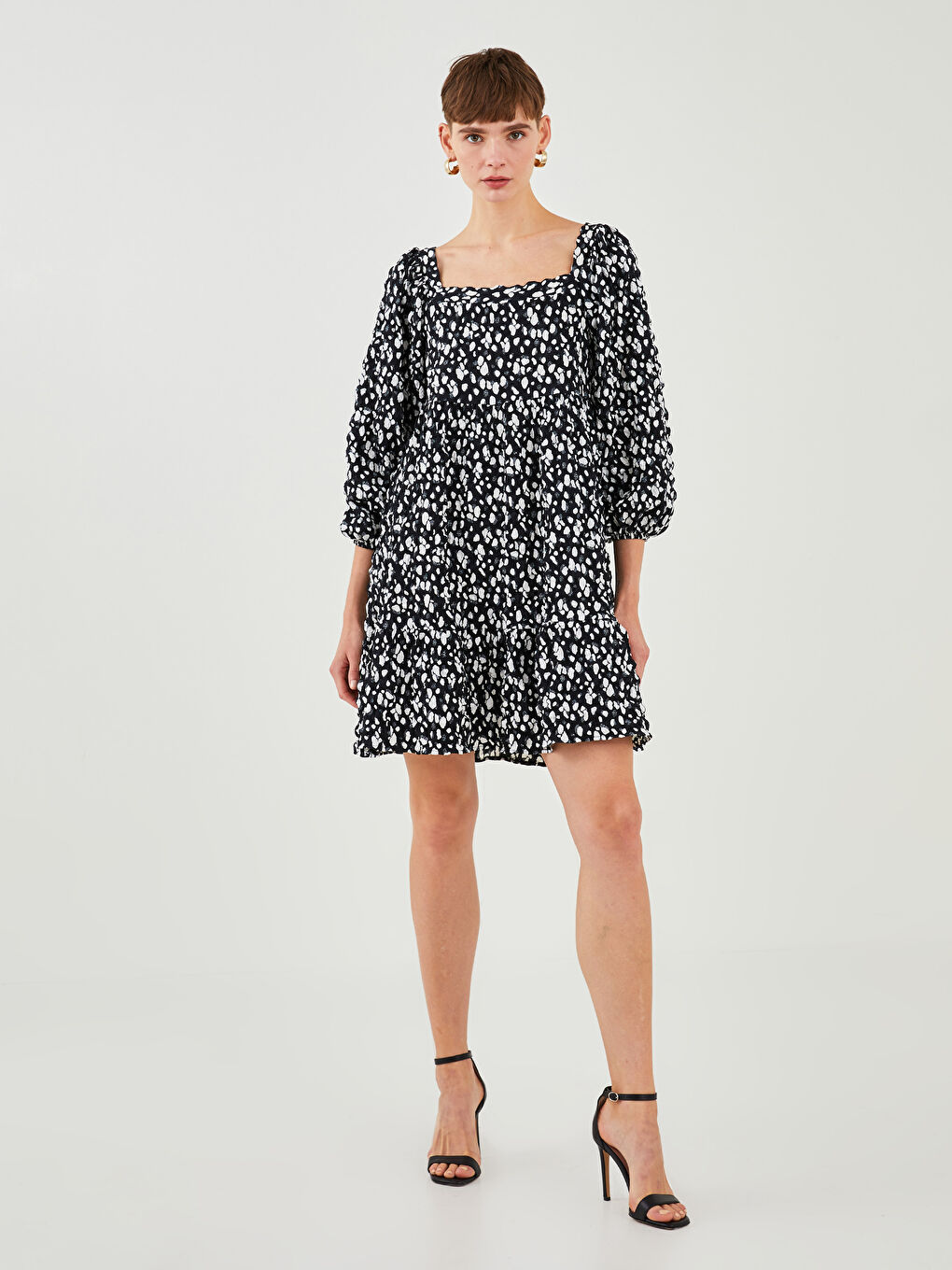 Siyah Kare Yaka Desenli Uzun Kollu A Kesim Krep Kumaş Kadın Elbise-1