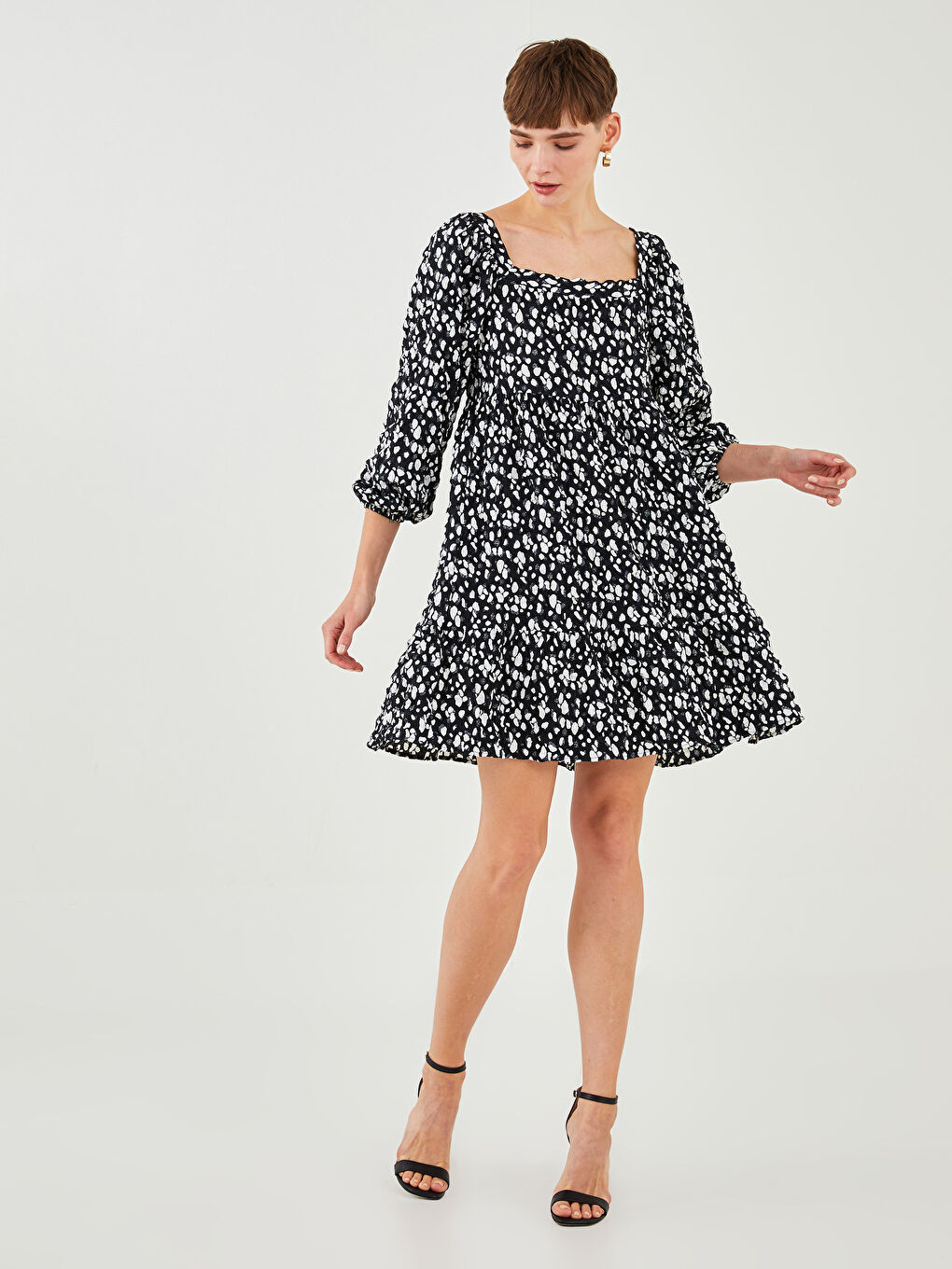 Siyah Kare Yaka Desenli Uzun Kollu A Kesim Krep Kumaş Kadın Elbise-2