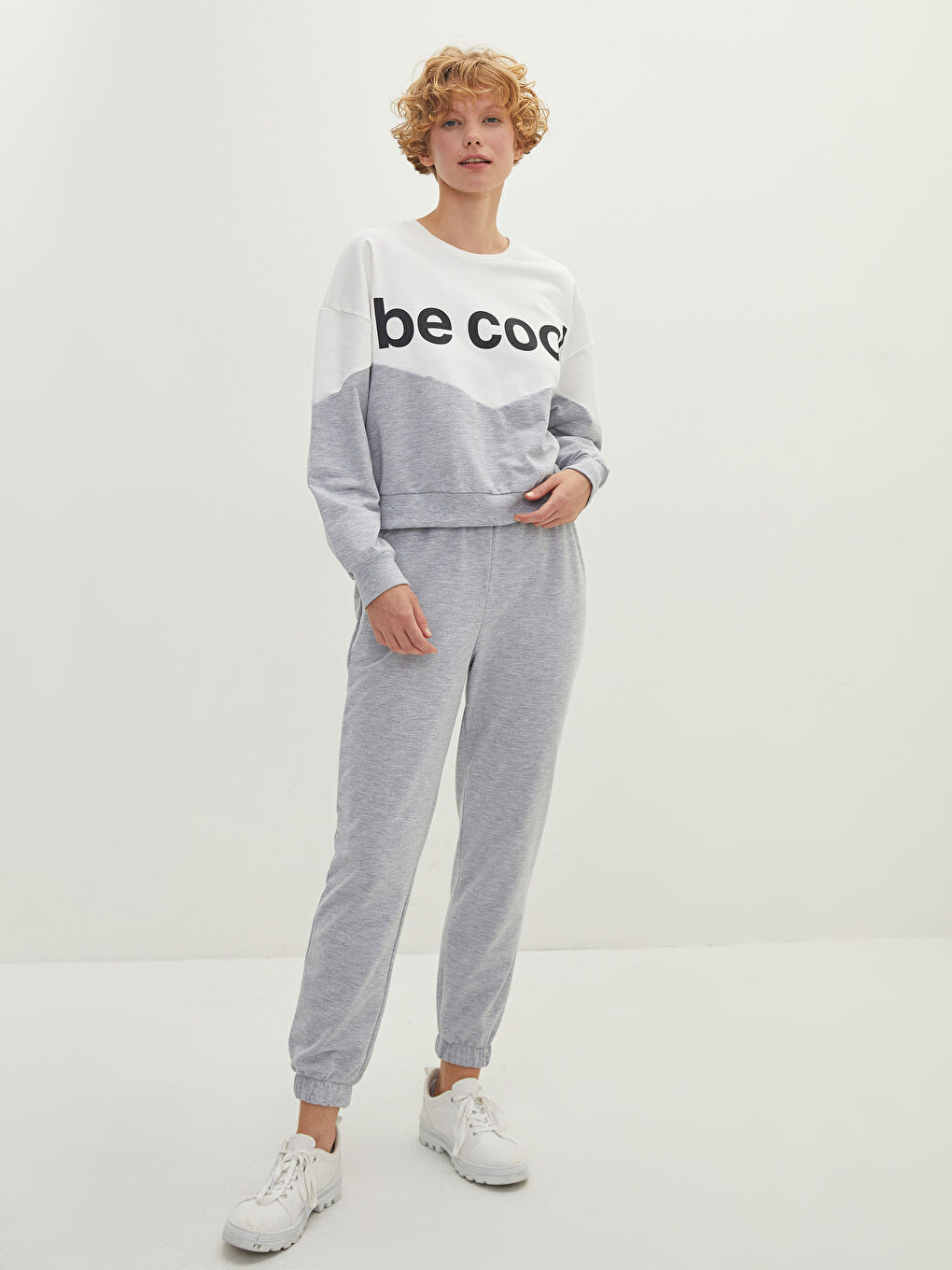 Crew Neck Printed Long Sleeve Women's Sweatshirt-3