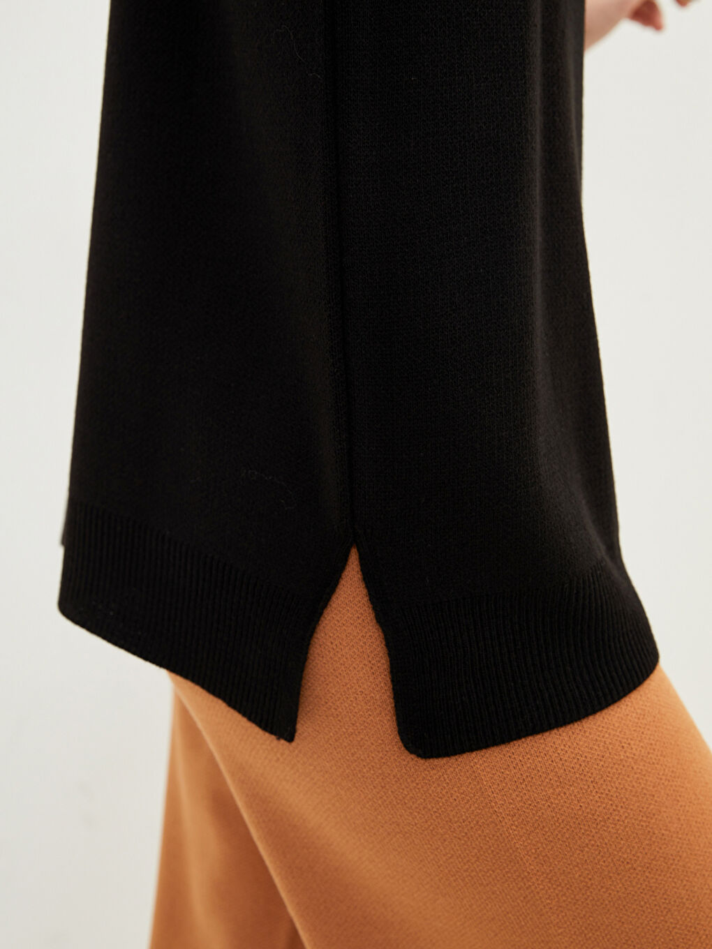 Kahverengi Dik Yaka Renk Bloklu Uzun Kollu Kadın Triko Tunik-3