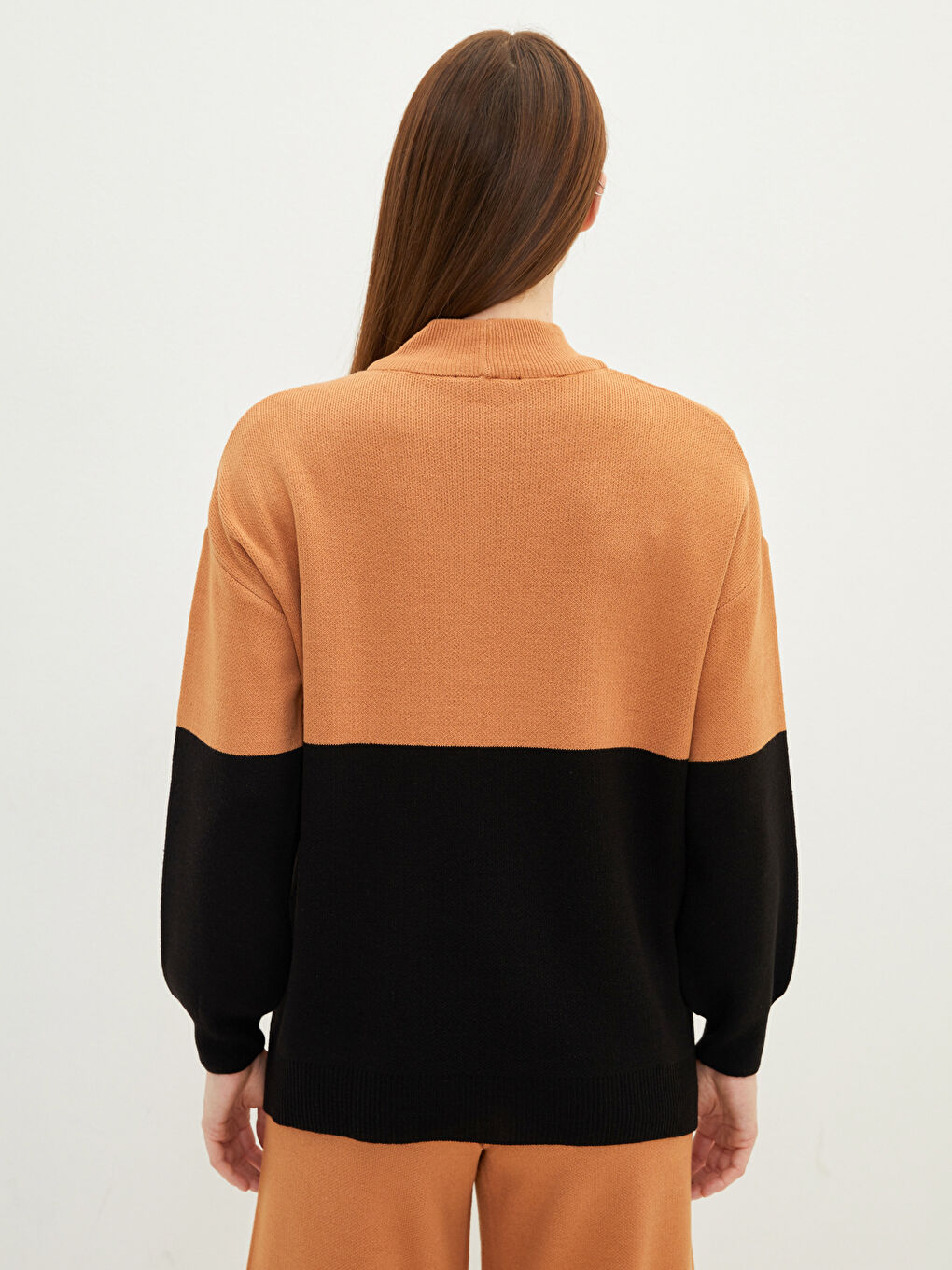 Kahverengi Dik Yaka Renk Bloklu Uzun Kollu Kadın Triko Tunik-4