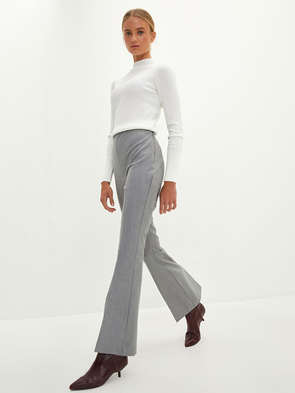 Gri Beli Fermuarlu Dar Fit Kadın Pantolon