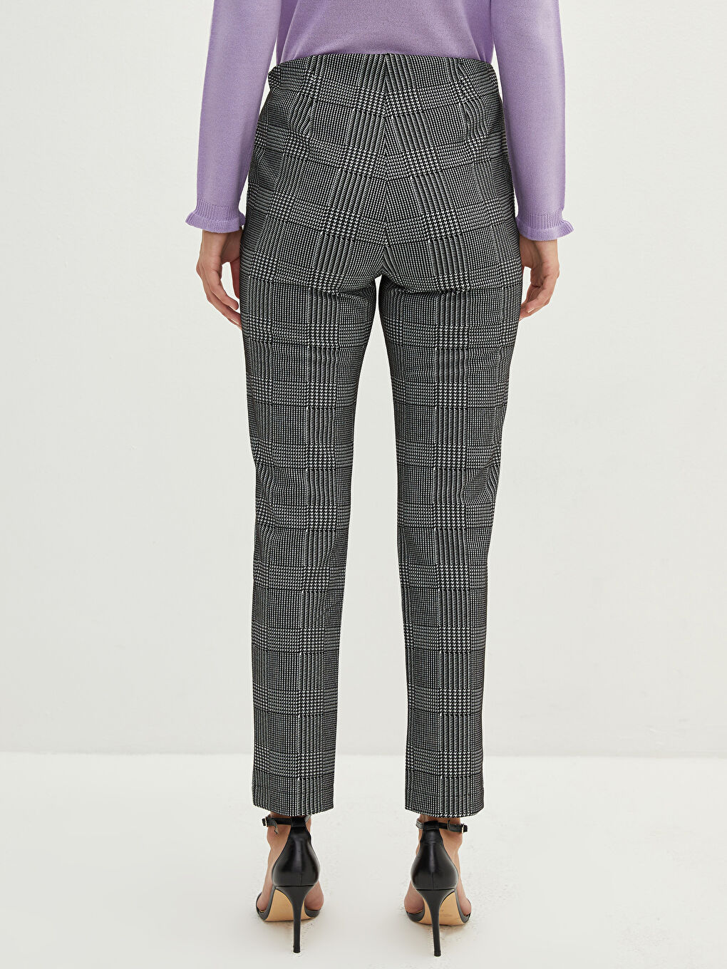 LCWAIKIKI Basic Hosen mit elastischem Bund und schmaler Passform aus Ponte-Stoff für Damen -W1JA48Z8-LKX