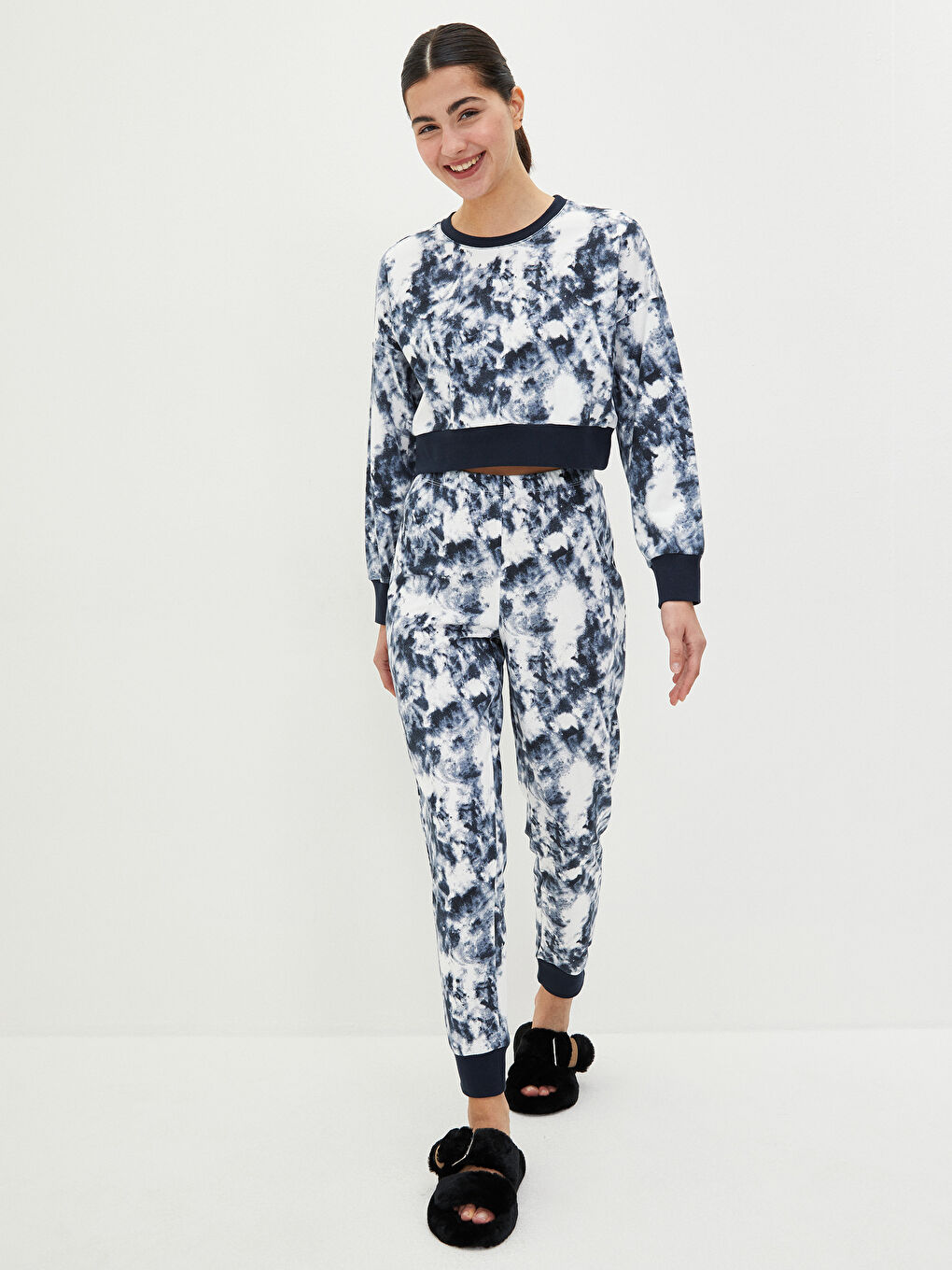 Crew Neck Batik Patterned Long Sleeve Cotton Women's Pajama Set-1