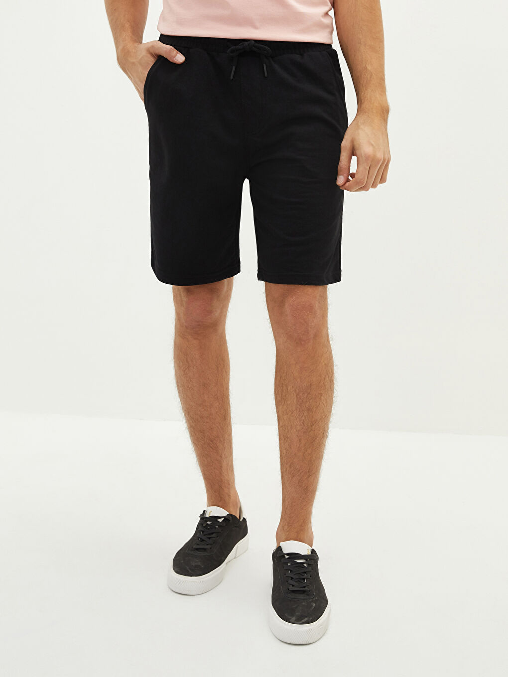 Siyah Slim Fit Beli Bağlama Detaylı Erkek Şort-3