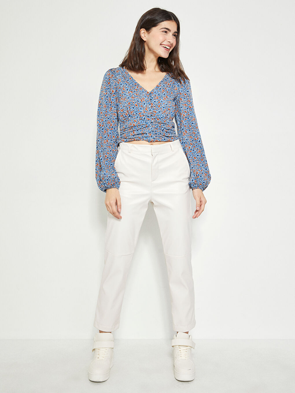 LCW Limited V-Neck Floral Long Sleeve Viscose Women's Blouse -W1JC76Z8-LQQ