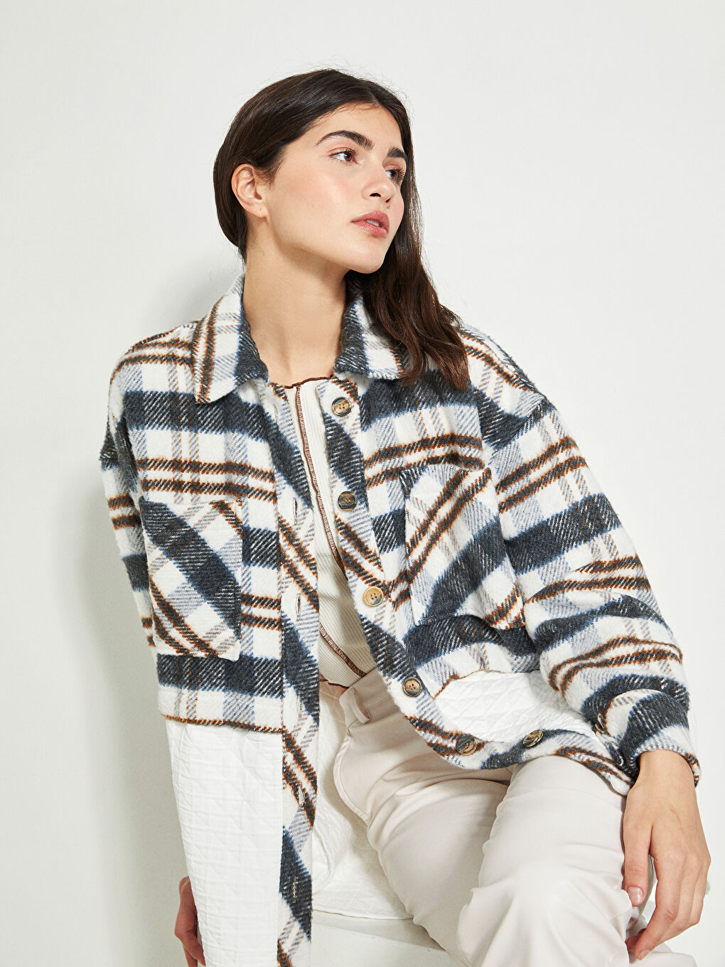 Kahverengi Önden Düğme Kapamalı Ekose Cep Detaylı Uzun Kollu Kadın Gömlek Ceket-1