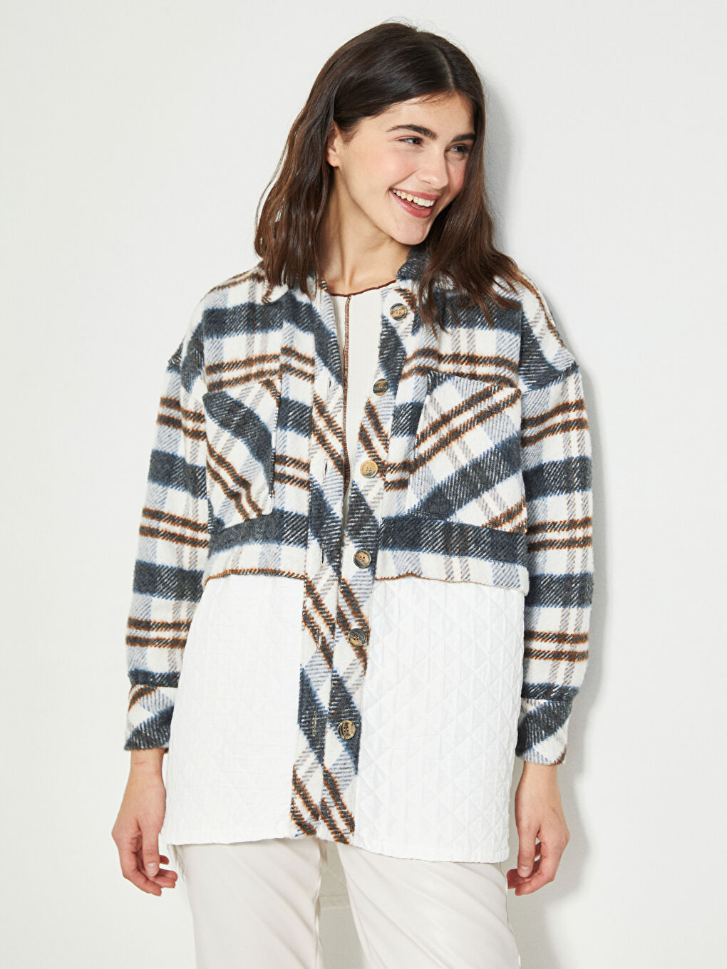 Kahverengi Önden Düğme Kapamalı Ekose Cep Detaylı Uzun Kollu Kadın Gömlek Ceket-2